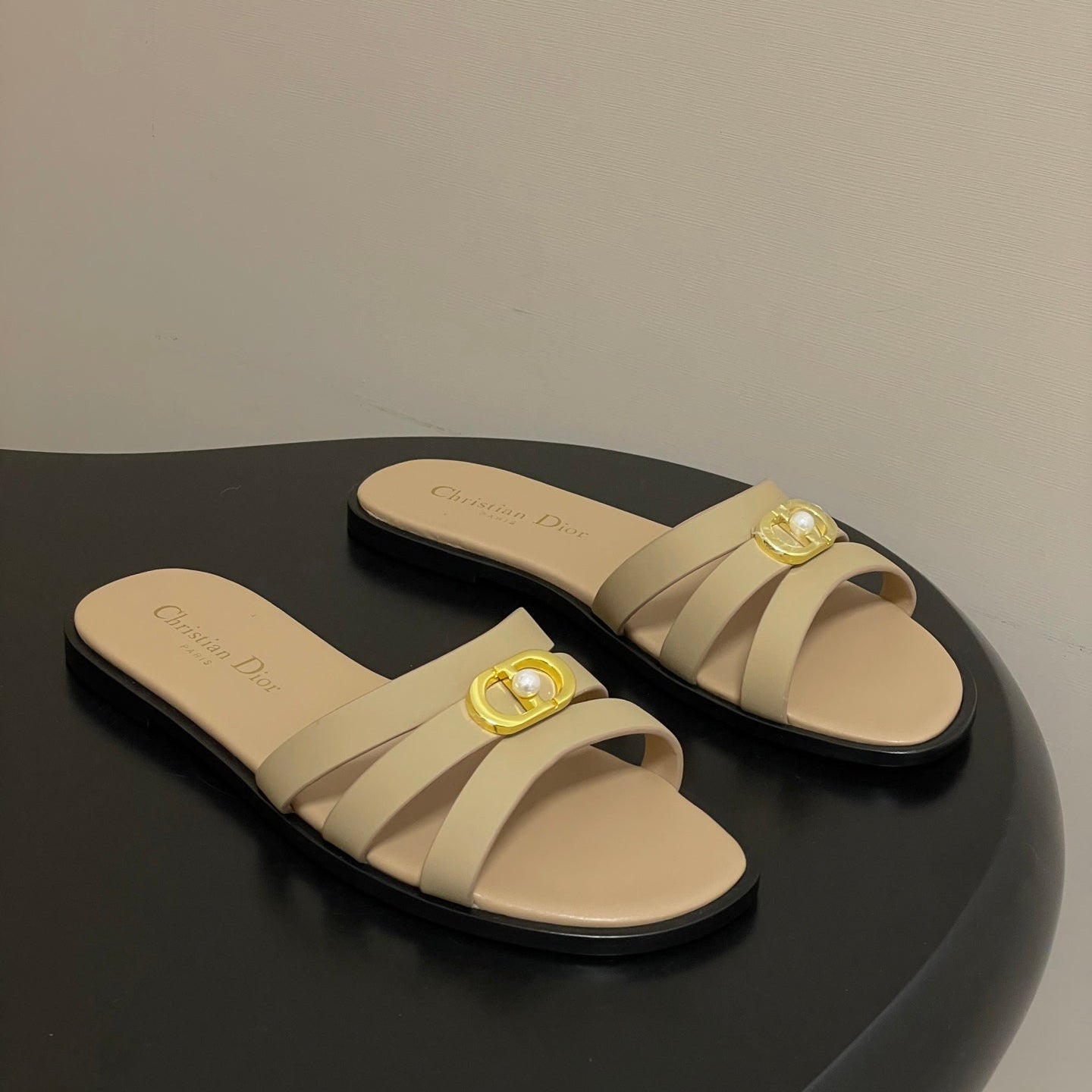 CD 26 Chunky Heel Sandals Beige Leather 593531