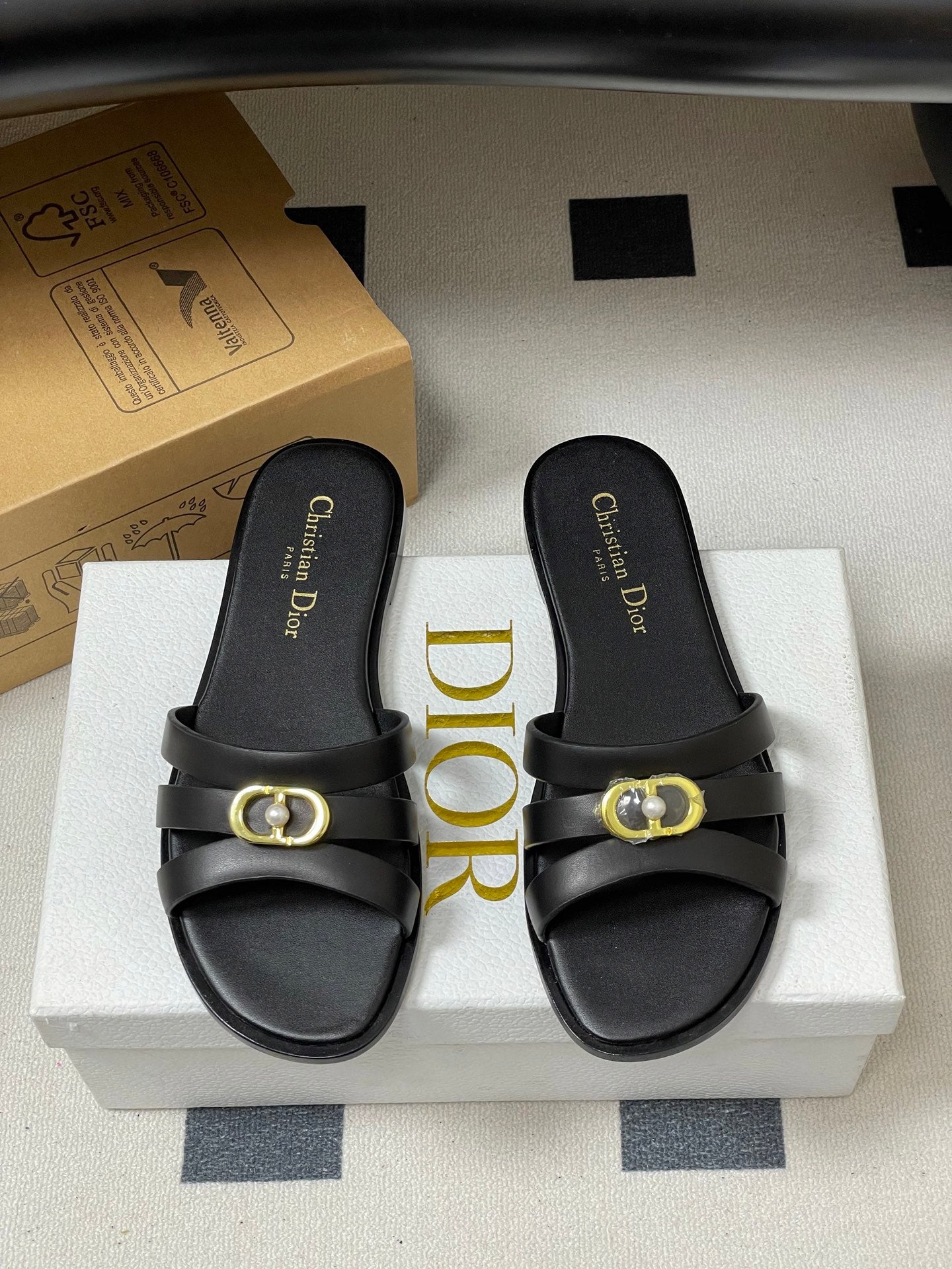 CD 26 Chunky Heel Sandals Black Leather 593533