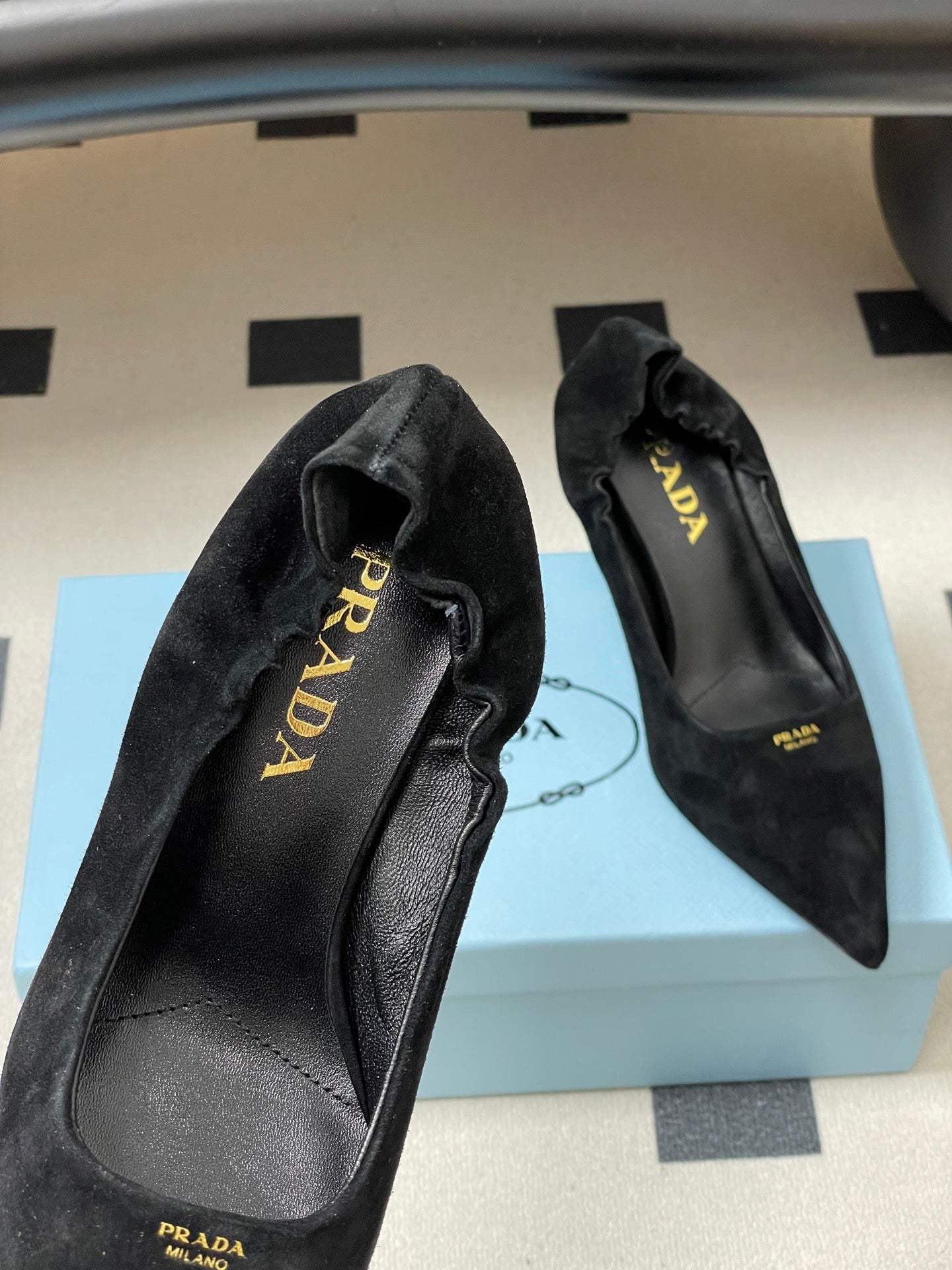 PRA 26SS Pointed Toe Heels Black Suede 593834