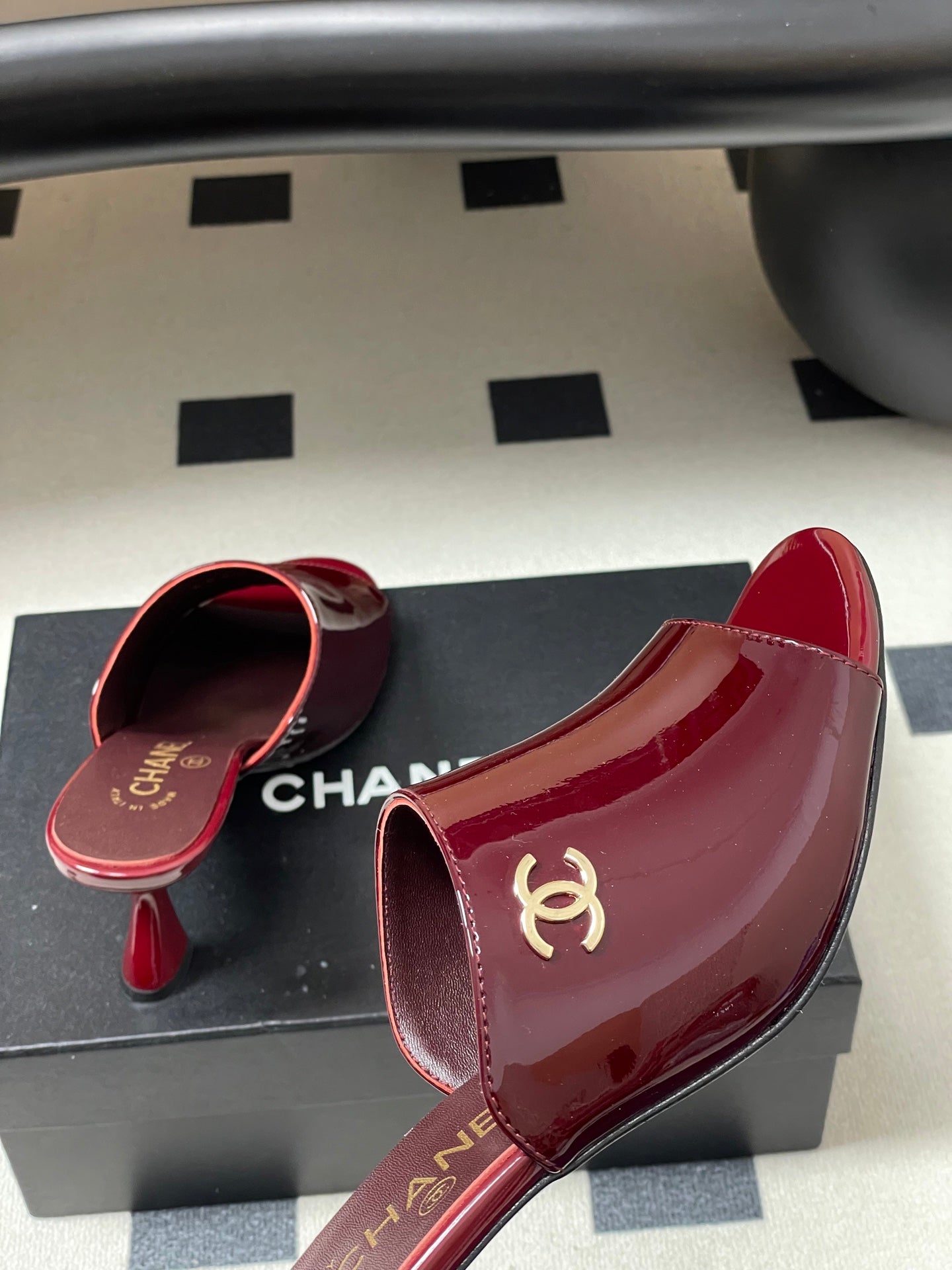 CC 26 Sandal Burgundy Patent Leather 593319