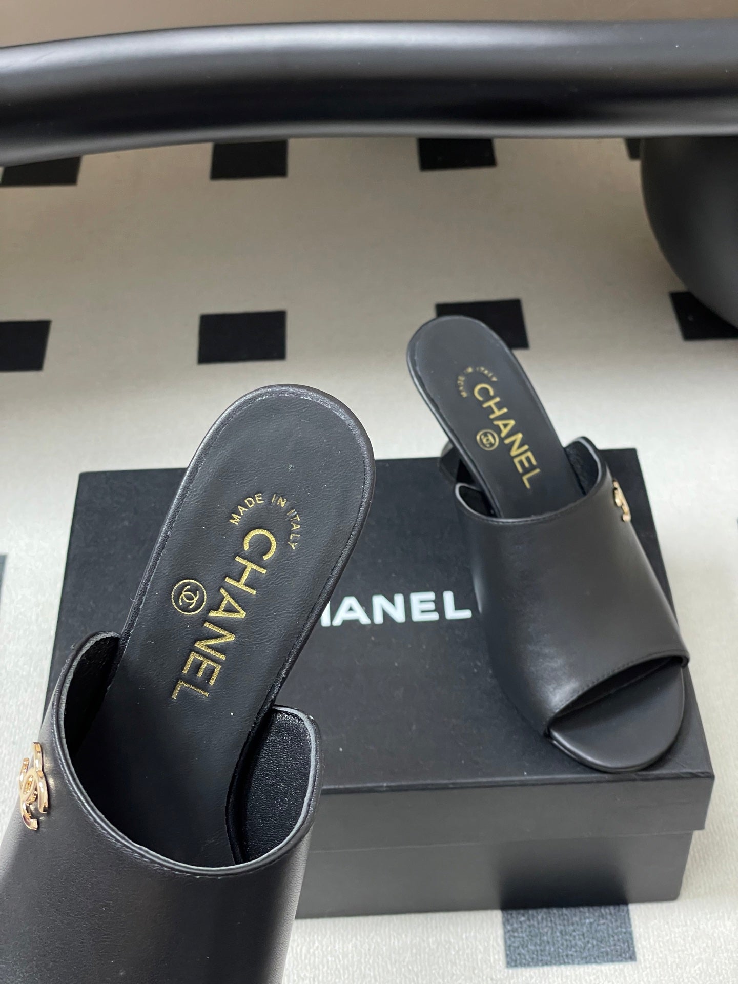 CC 26 Sandal Black Lambskin 593324