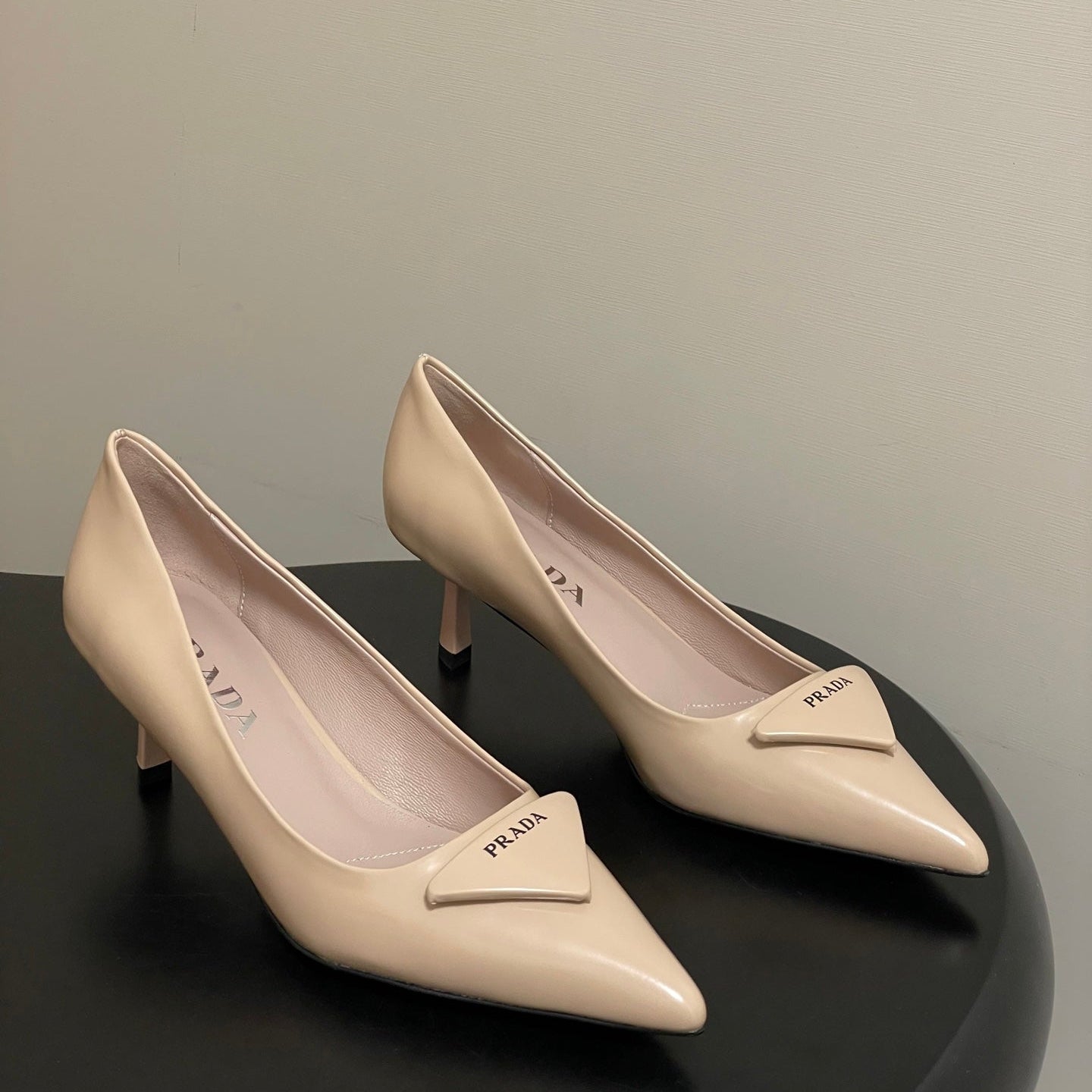 PRA 26SS Pointed Toe Heels Beige Patent Leather 593838