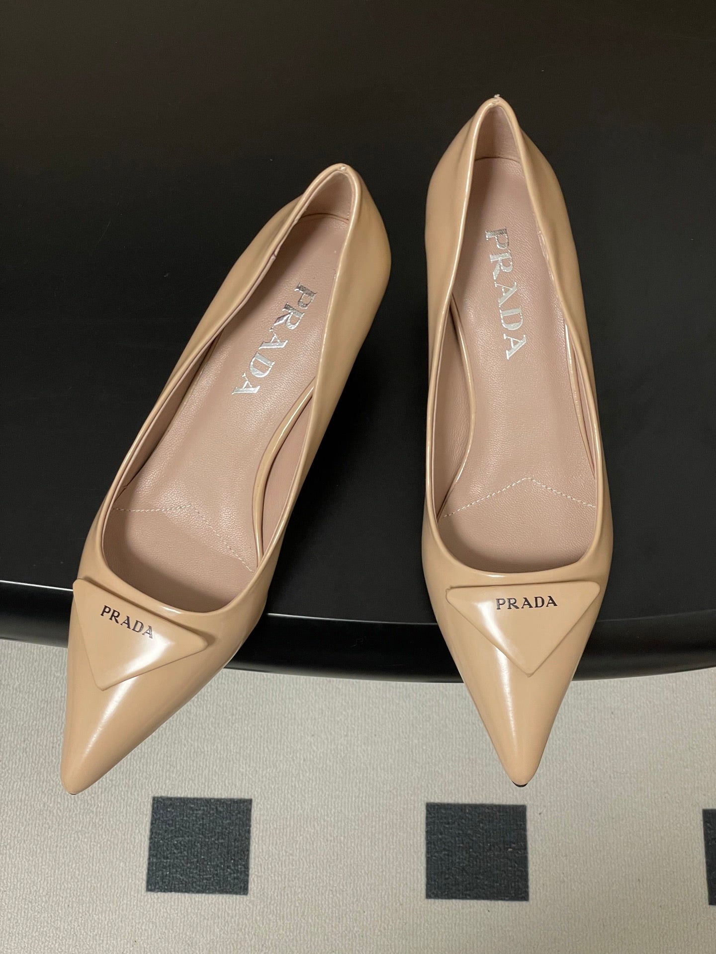 PRA 26SS Pointed Toe Heels Beige Patent Leather 593838