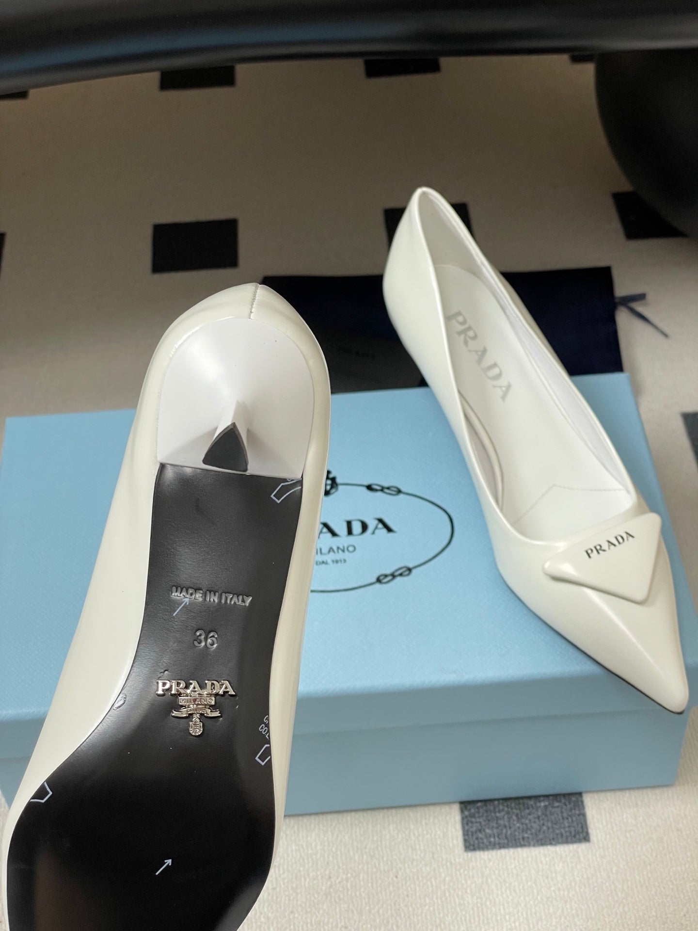 PRA 26SS Pointed Toe Heels White Patent Leather 593839