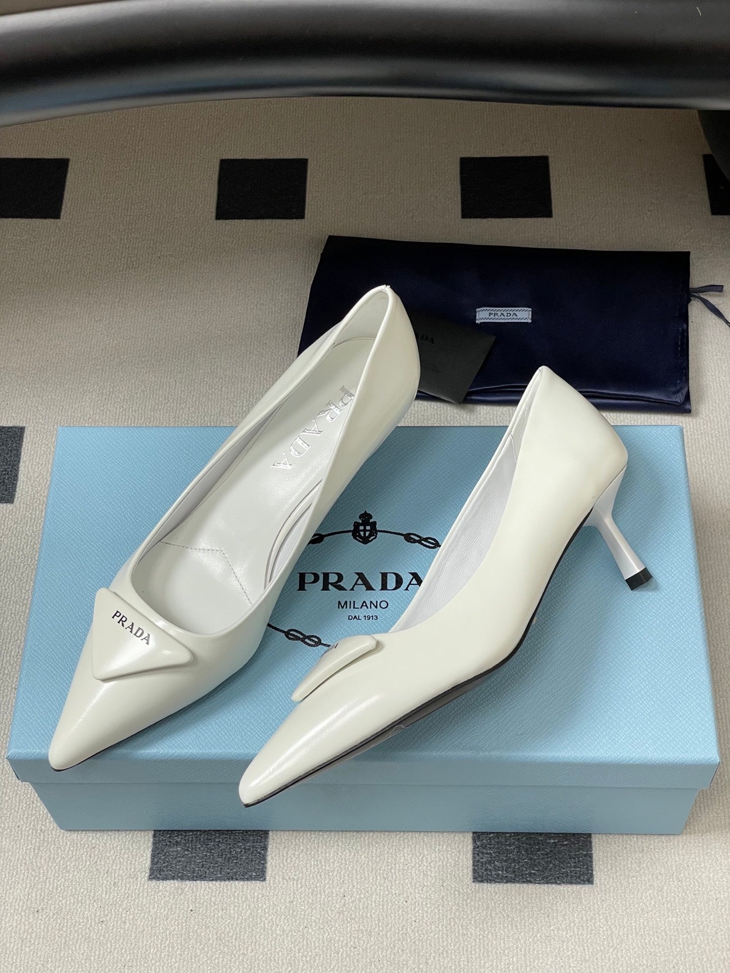 PRA 26SS Pointed Toe Heels White Patent Leather 593839