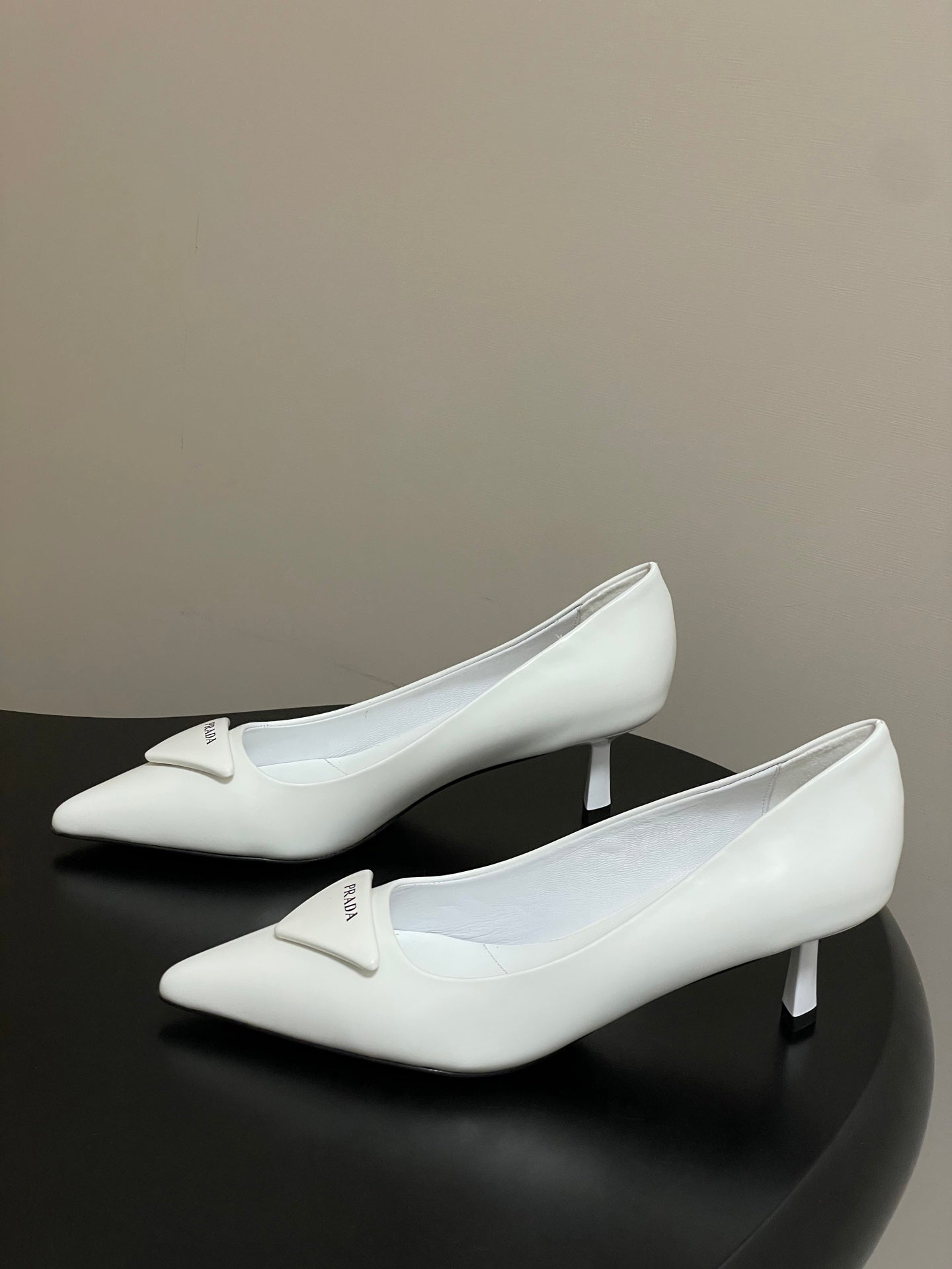 PRA 26SS Pointed Toe Heels White Patent Leather 593839