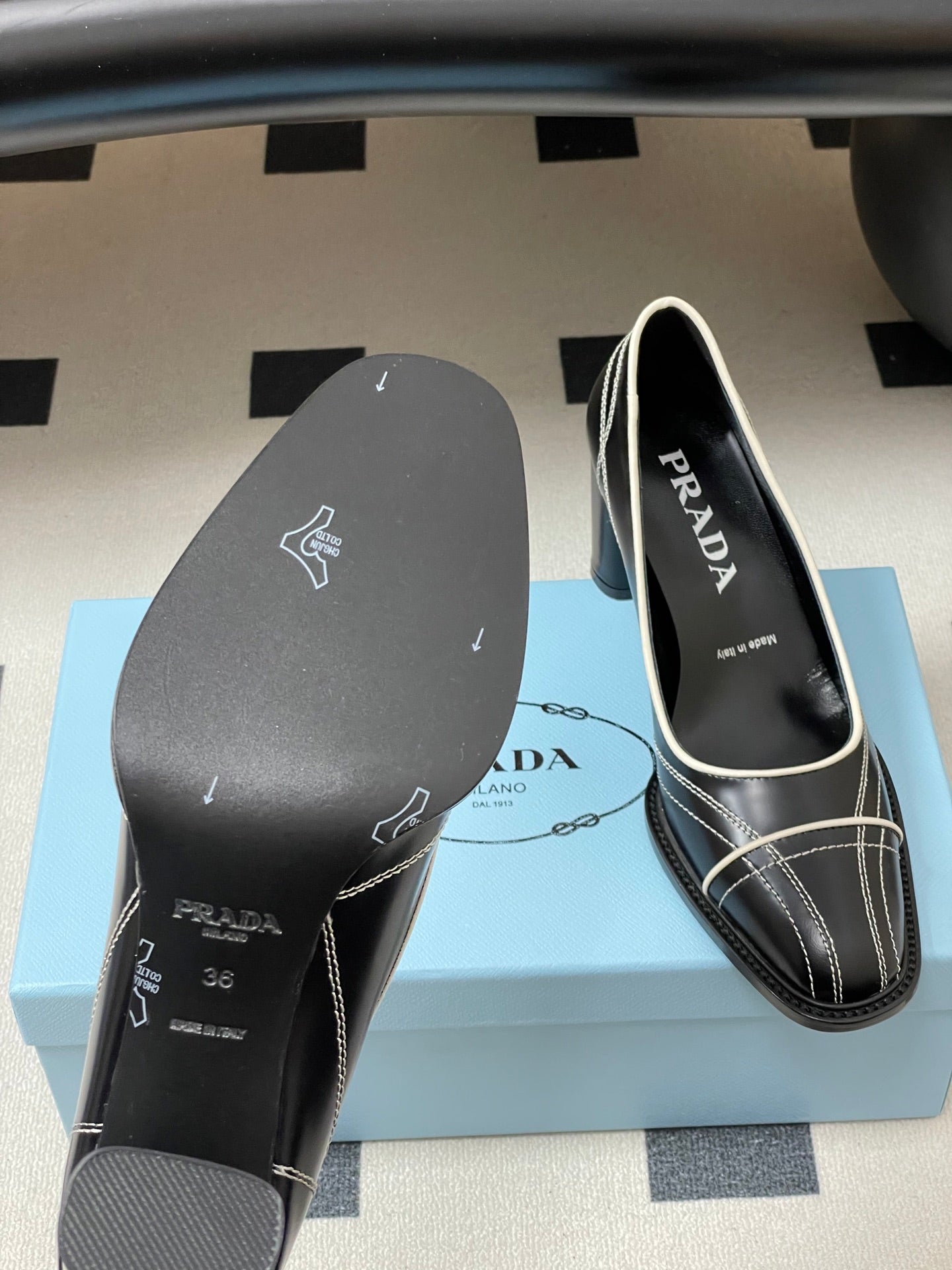 PRA 26SS Pump 70 Black White Cowhide 593843