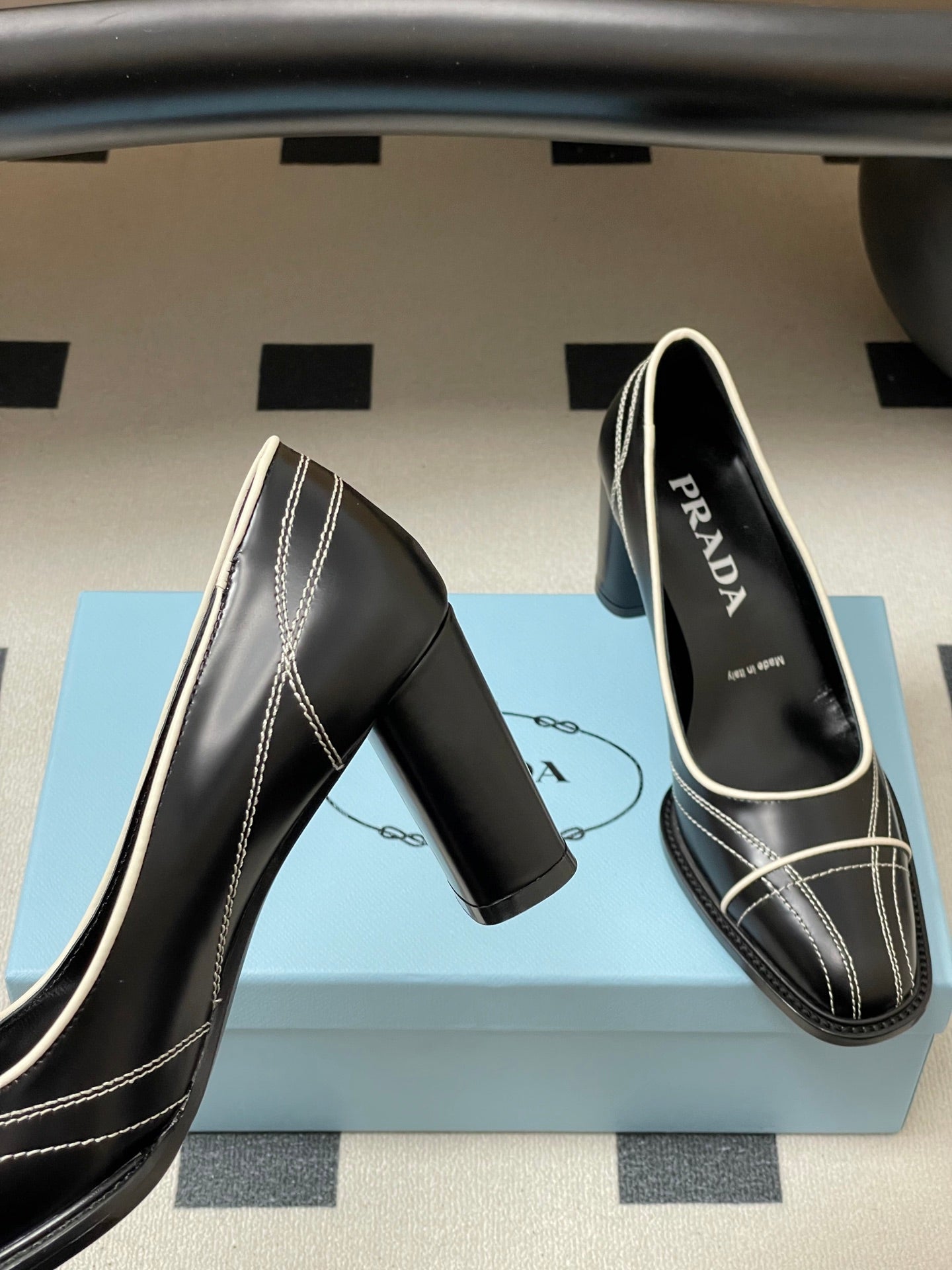 PRA 26SS Pump 70 Black White Cowhide 593843