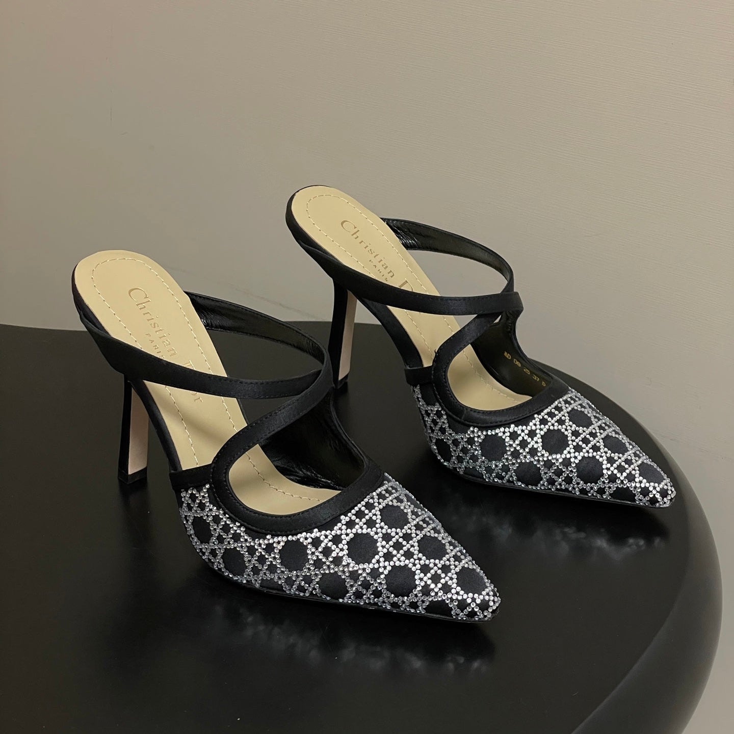 CD 26 High-Heeled Mules Black Diamond Mesh Sheepskin 593590