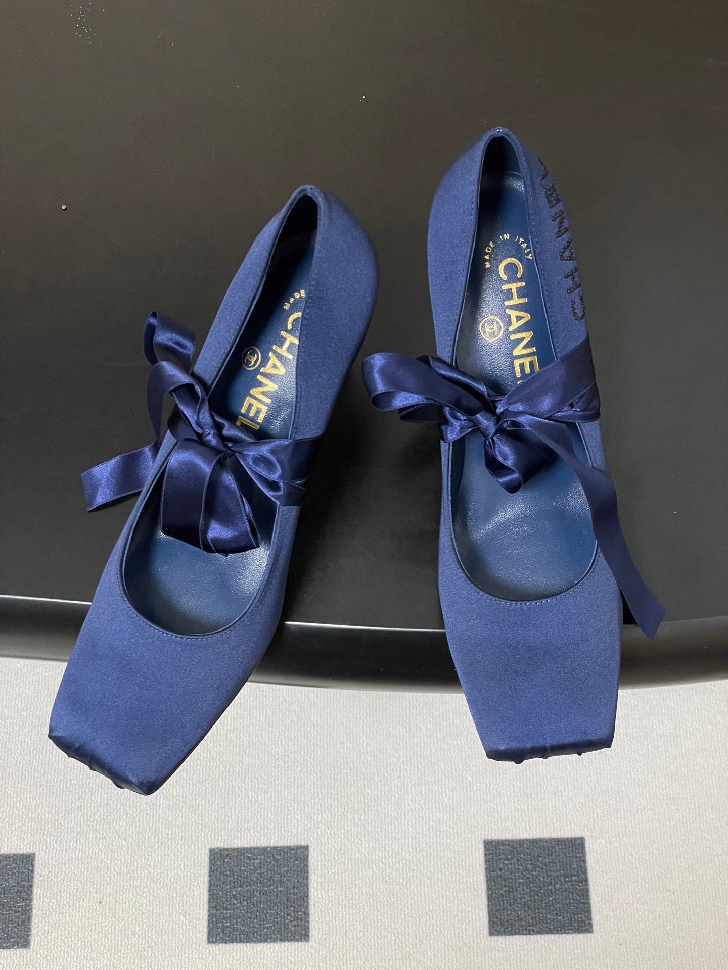 CC 26 Pump Blue Satin Silk 593134