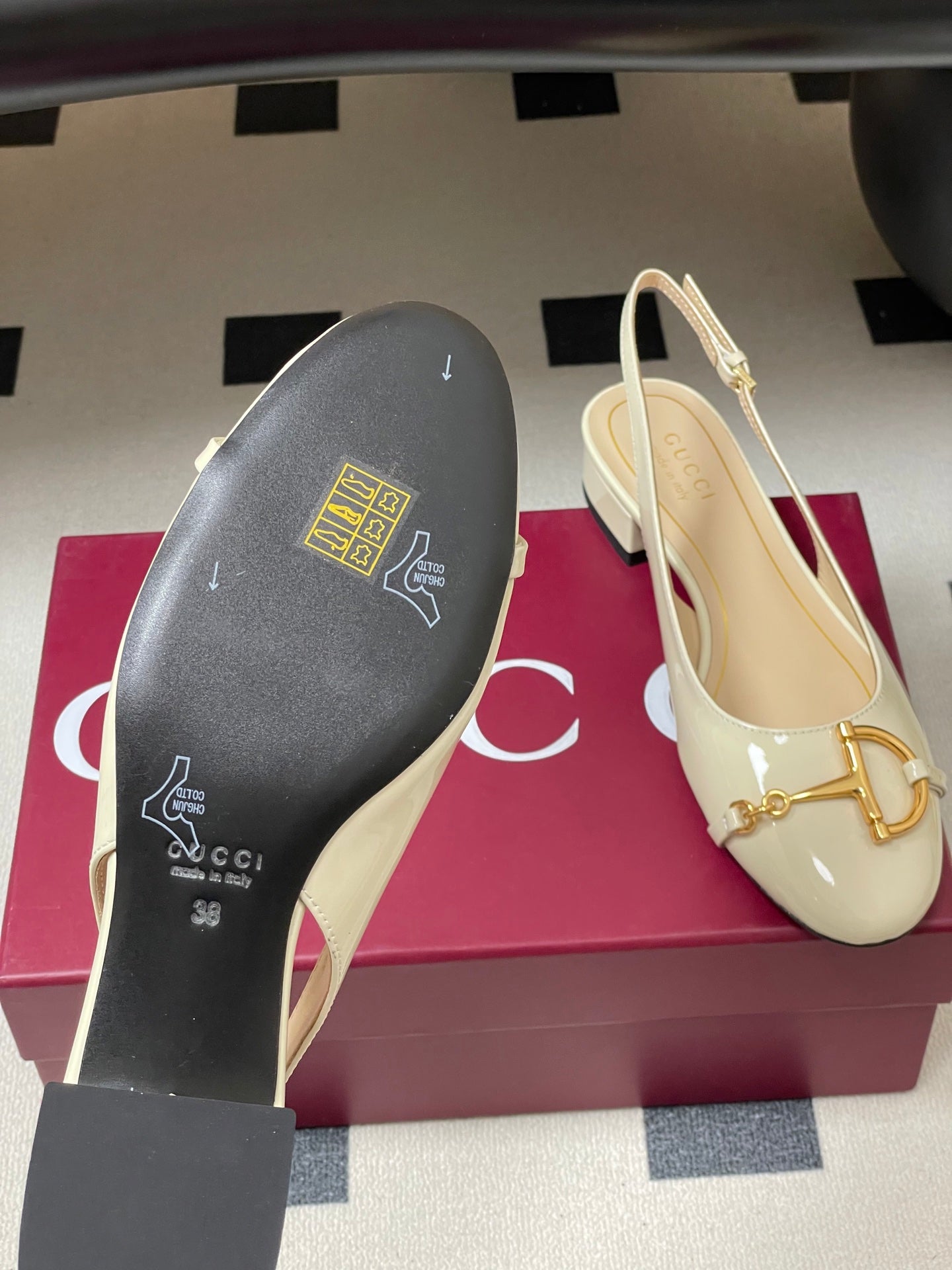 GG 26ss Big D Half HorseBit Mary Jane White Patent Leather 593505