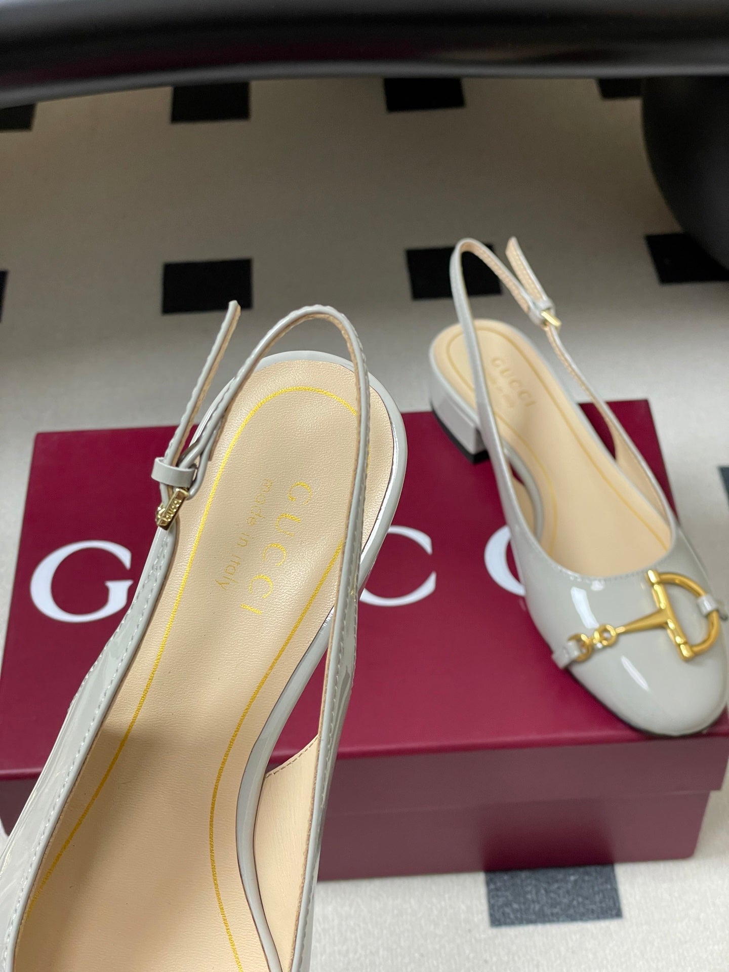 GG 26ss Big D Half HorseBit Mary Jane Light Gray Patent Leather 593504