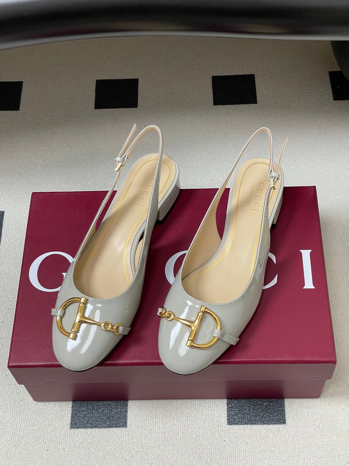 GG 26ss Big D Half HorseBit Mary Jane Light Gray Patent Leather 593504