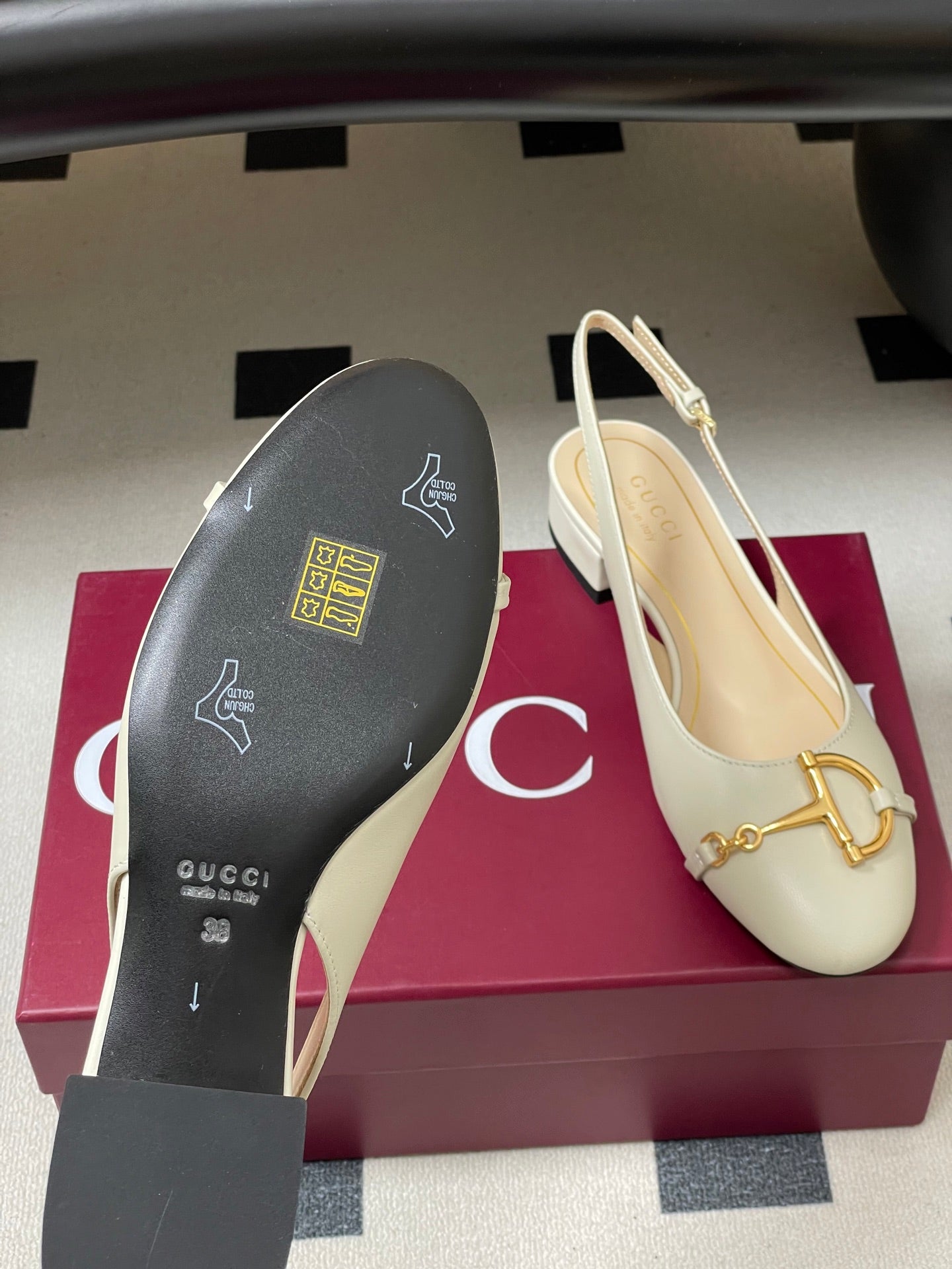 GG 26ss Big D Half HorseBit Mary Jane White Cowhide 593507