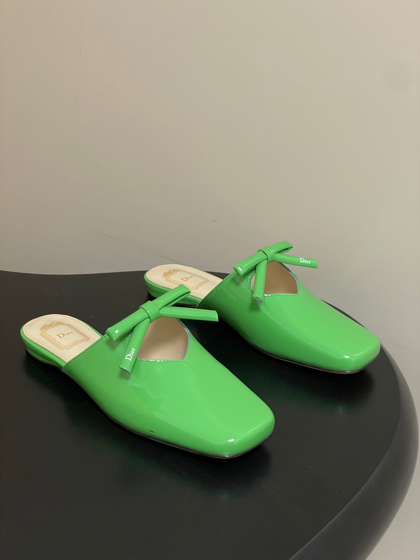 CD 26 Flat Mule Glossy Green Patent Cowhide 593597