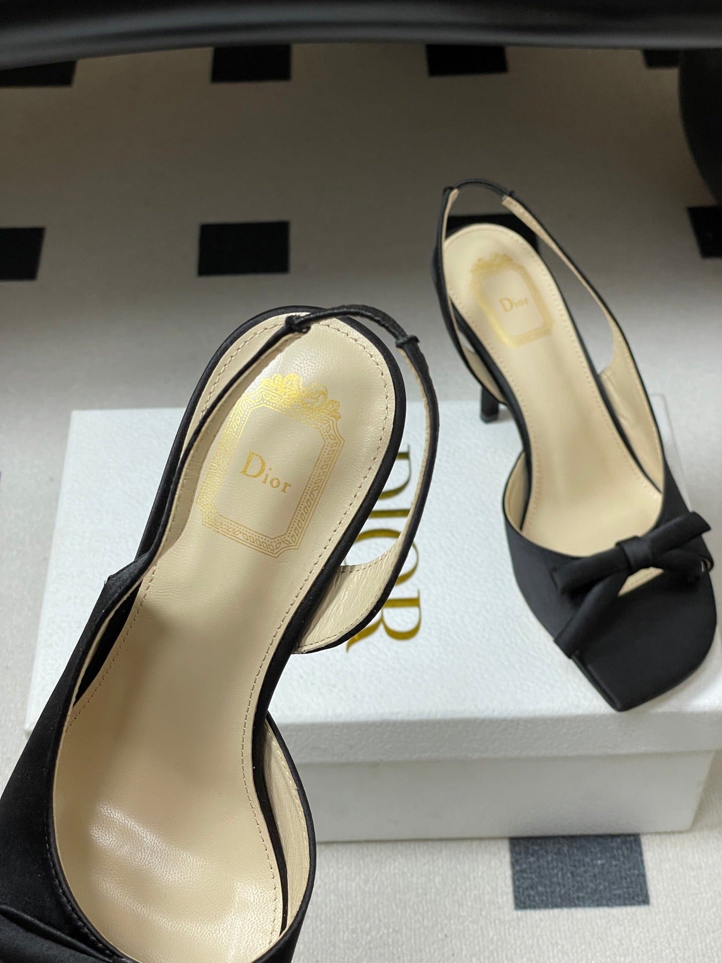 CD 26 Slingback 85 Black Leather Silk 593606