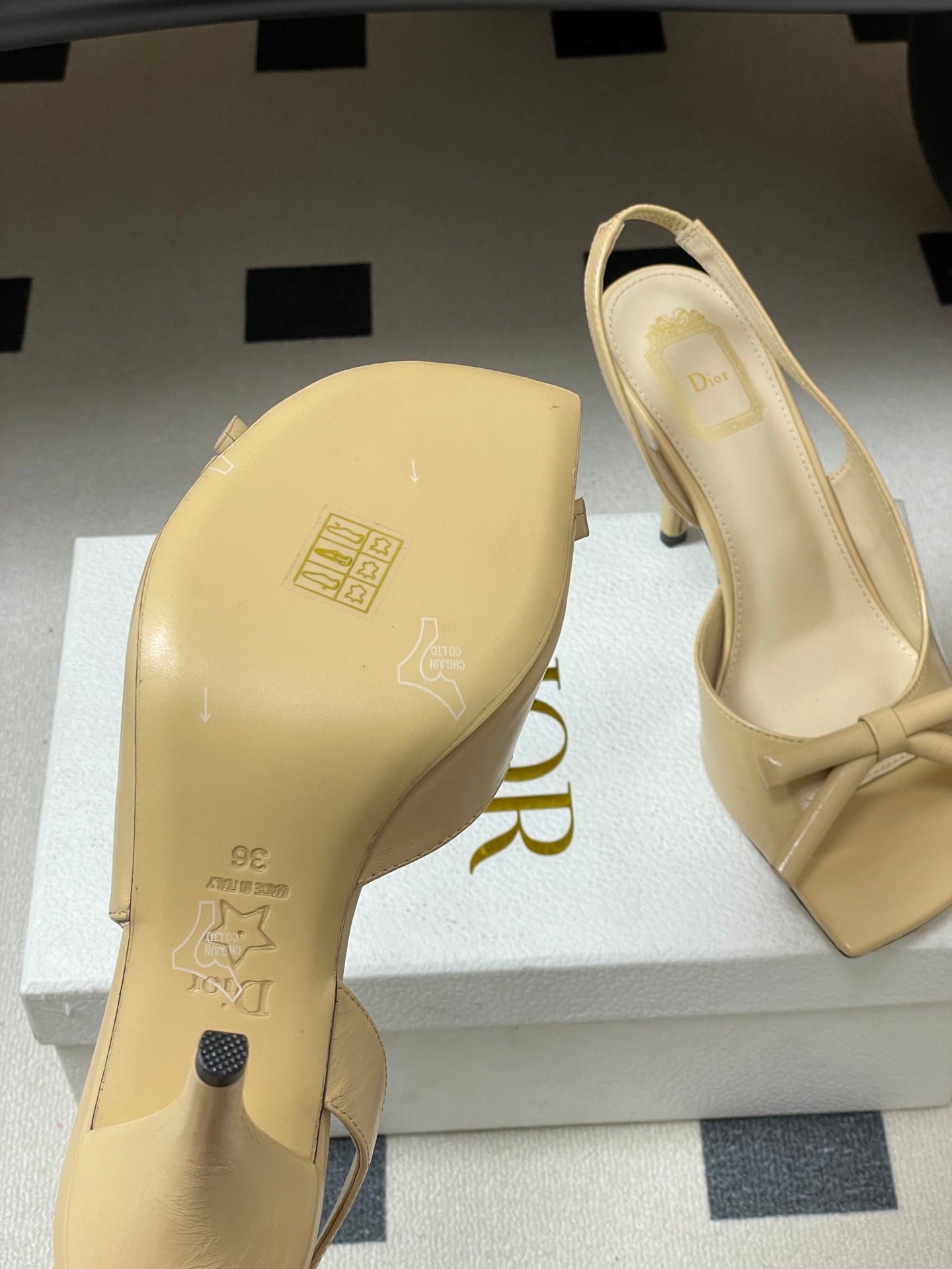 CD 26 Slingback 85 Beige Patent Leather 593607