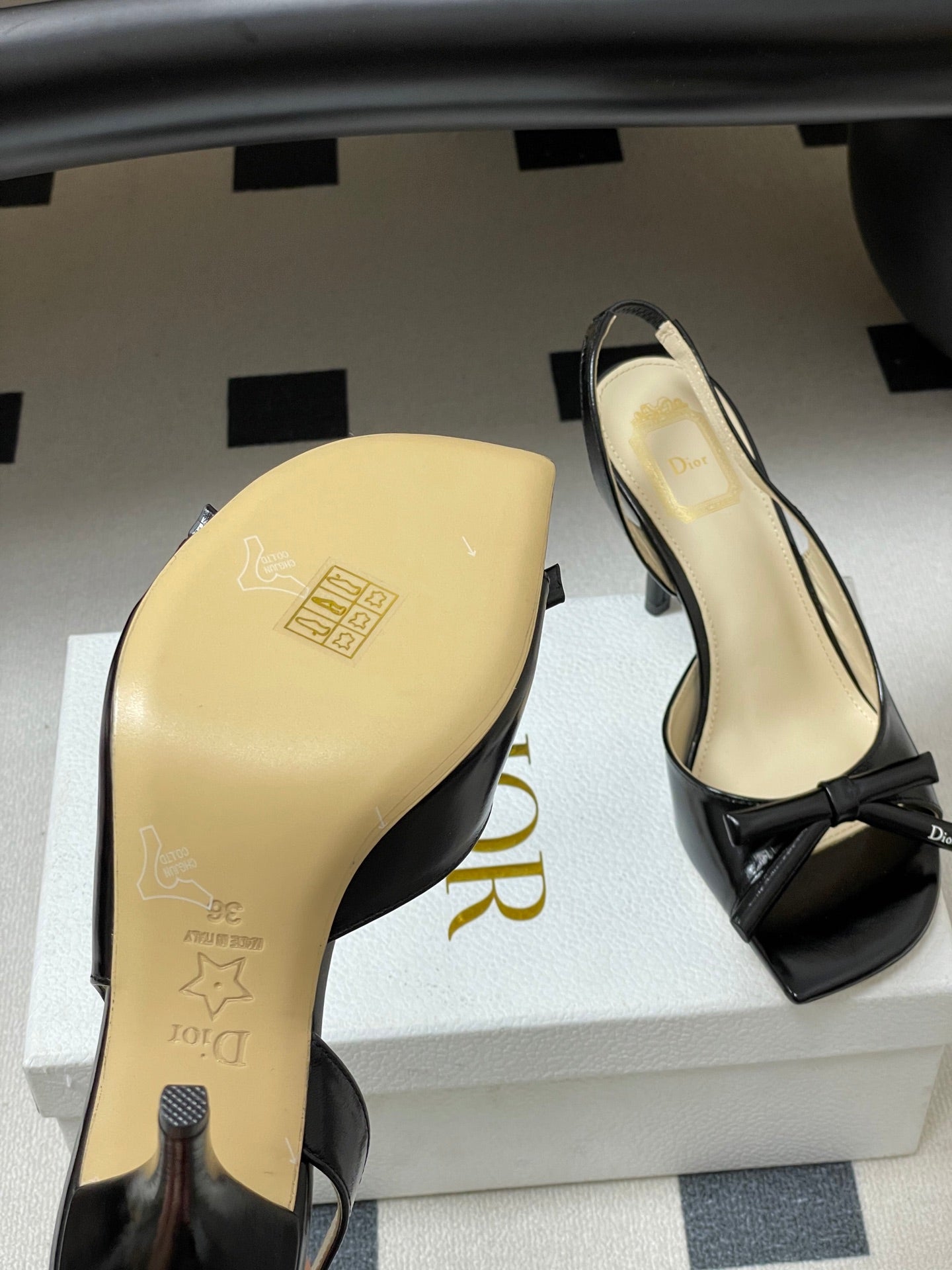 CD 26 Slingback 85 Black Patent Leather 593608