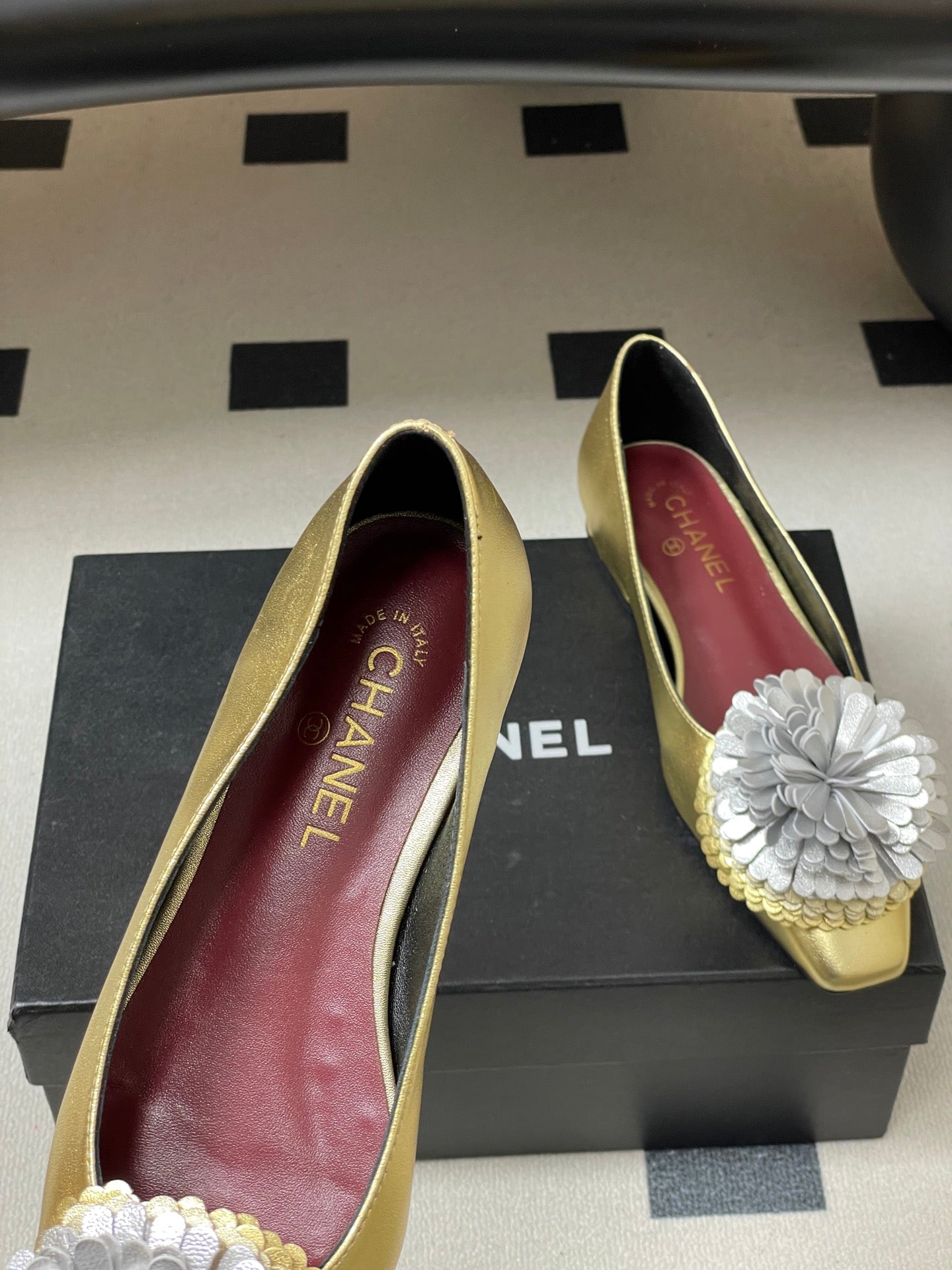 CC 26 Flower-shaped Ballet Flat Gold Silver Sheepskin 593165