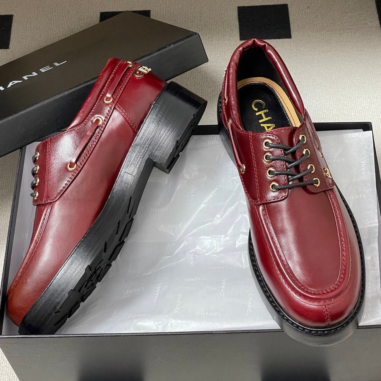 CC 26 Lace-Up Loafer Burgundy Sheepskin 594246