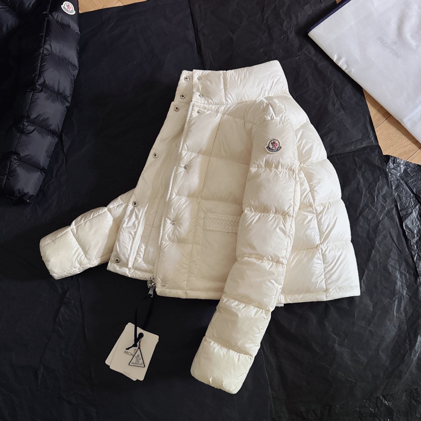 Moncler 2025 Jarcieu Jacket White Nylon Down