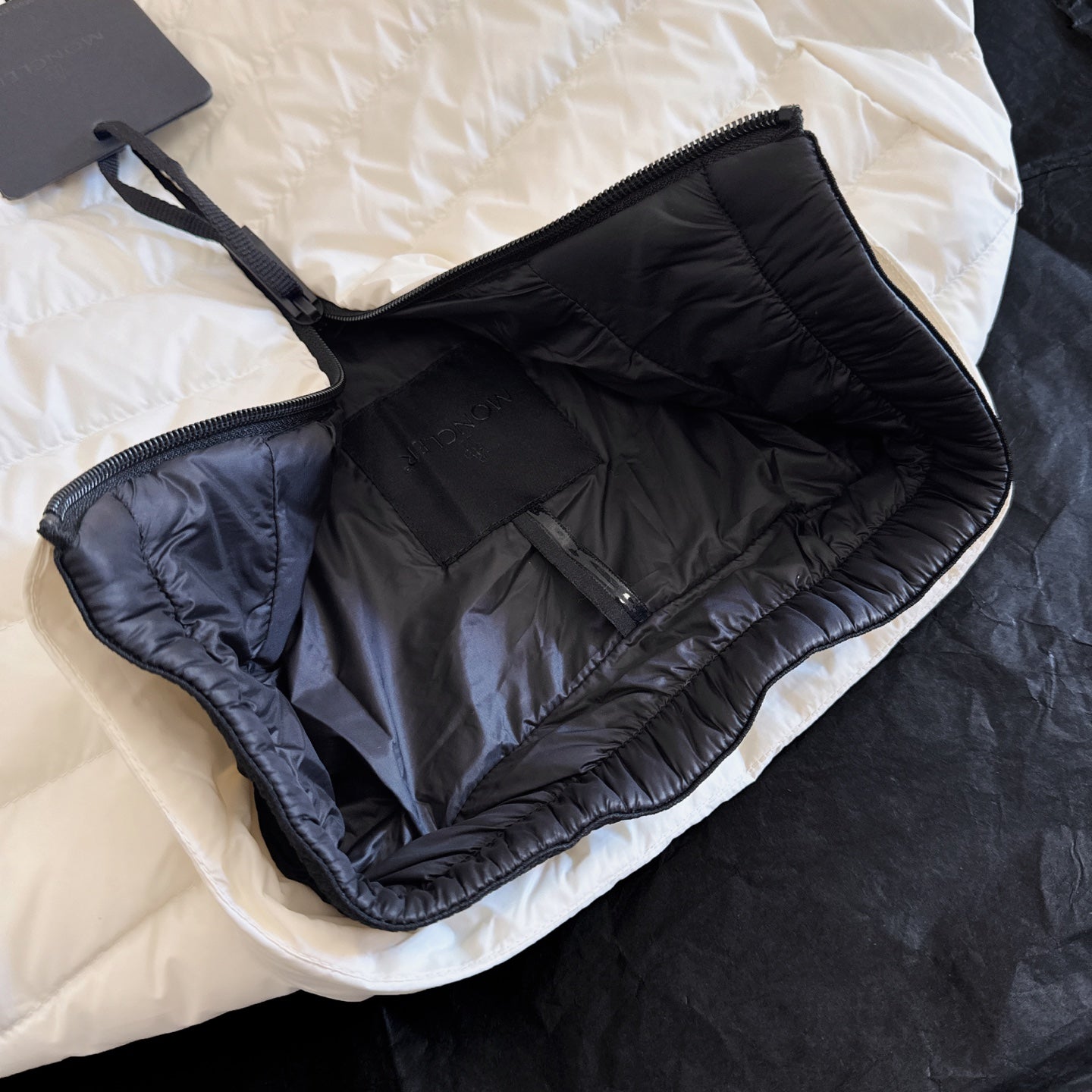 Moncler 2025 Verrerie Quilted Jacket White Black Nylon Down