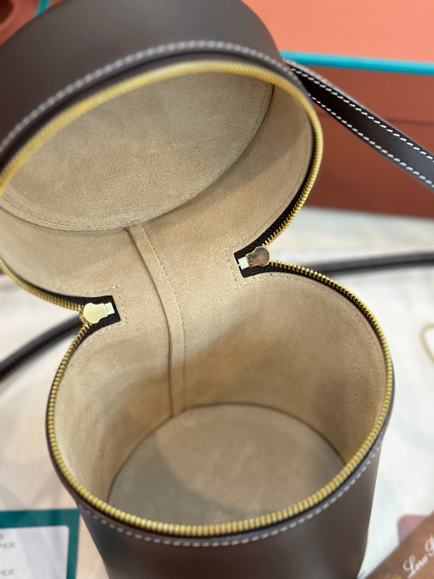 EXTRA CASE MEDIUM 16 BAG IN CHOCOLATE BROWN SMOOTH CALFSKIN WITH GOLD HARDWARE