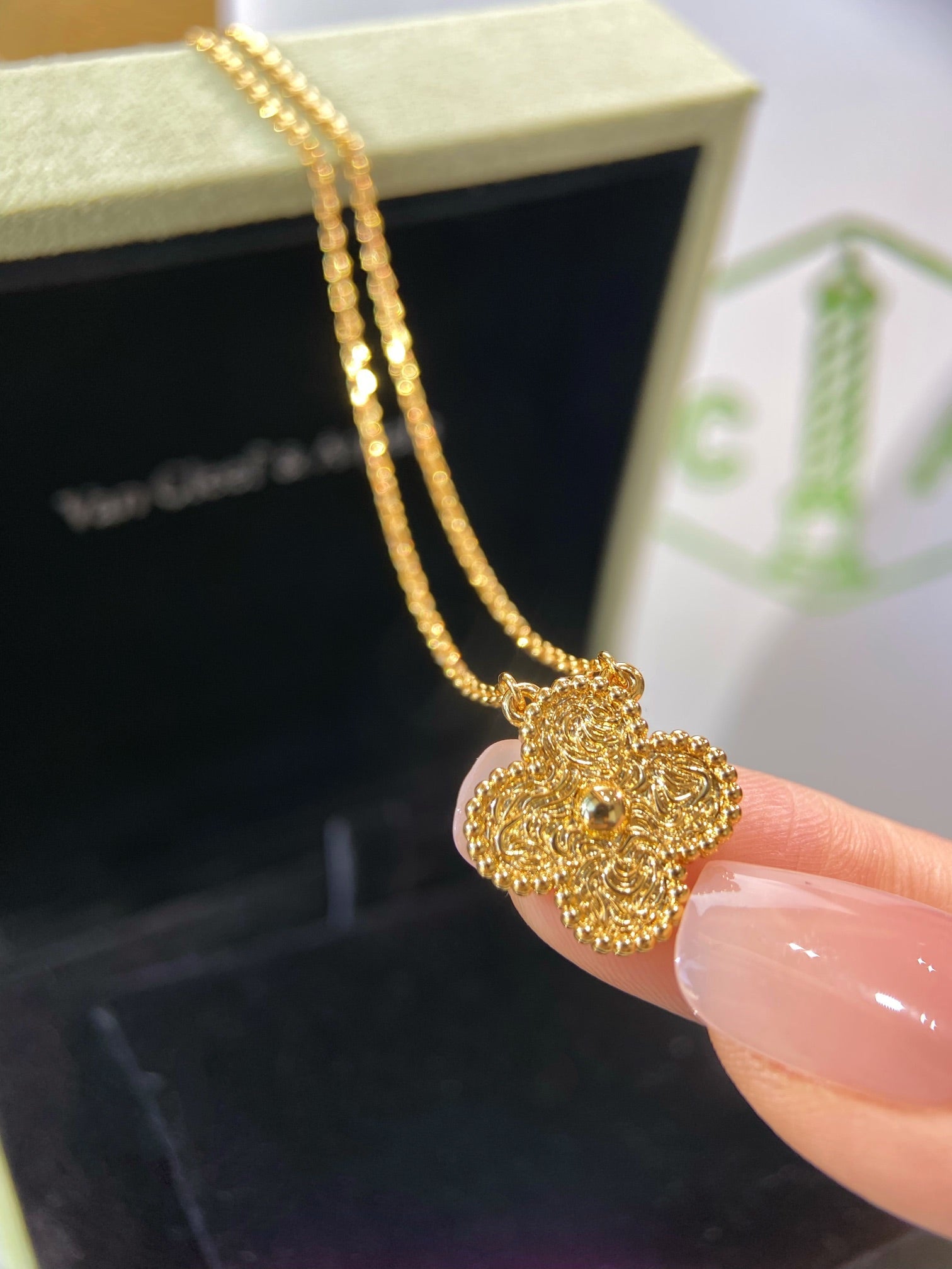 VCA Clover Vintage The Lava Foil Necklace