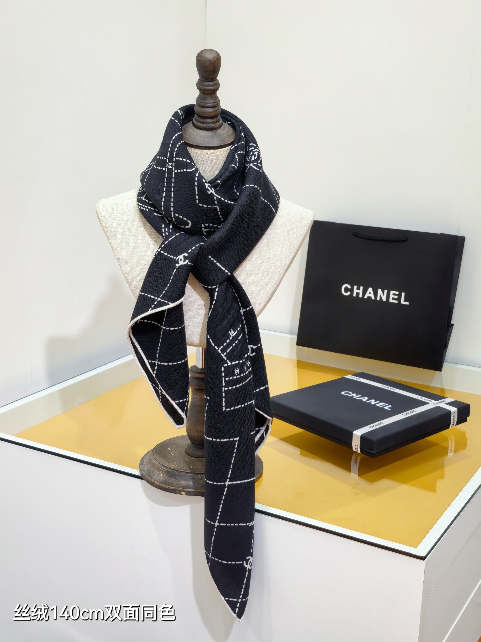 CC 25 Scarf 140CM Black Cashmere 293077