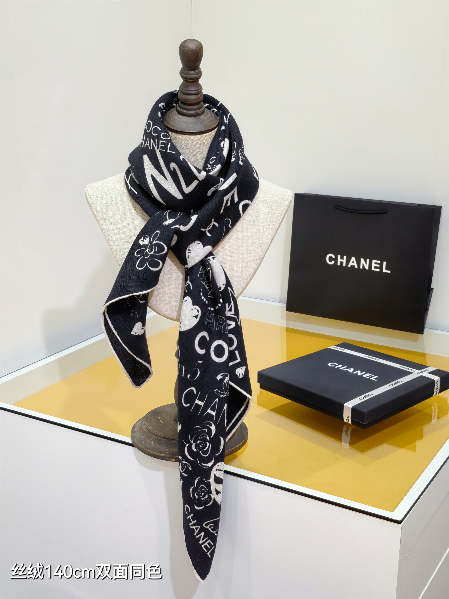 CC 25 Scarf 140CM Black White Cashmere 293081