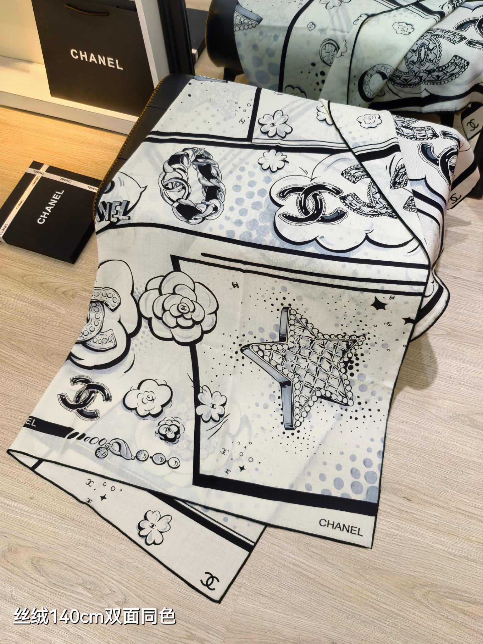 CC 25 Camellia Scarf 140CM White Black Cashmere 293083