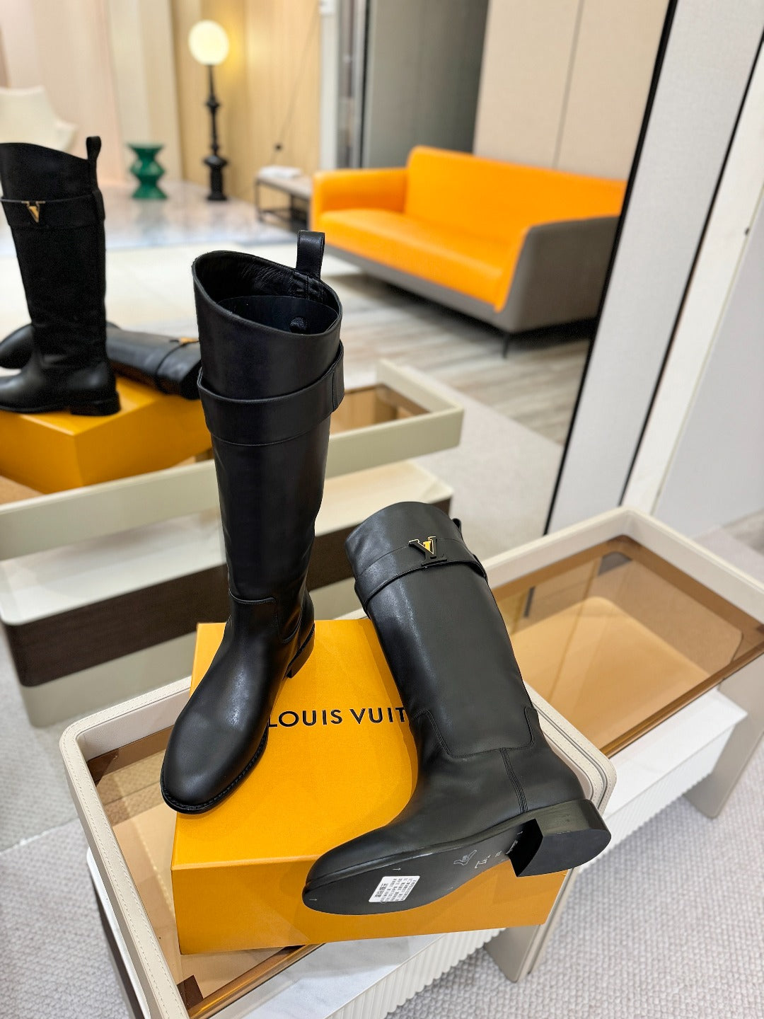 LV 25 Metal Buckle Riding Boots Black Sheepskin  573888