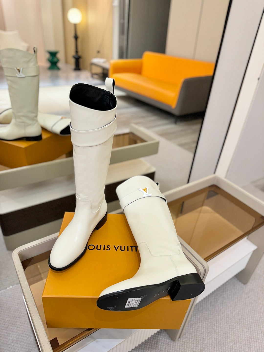 LV 25 Metal Buckle Riding Boots White Sheepskin 573890