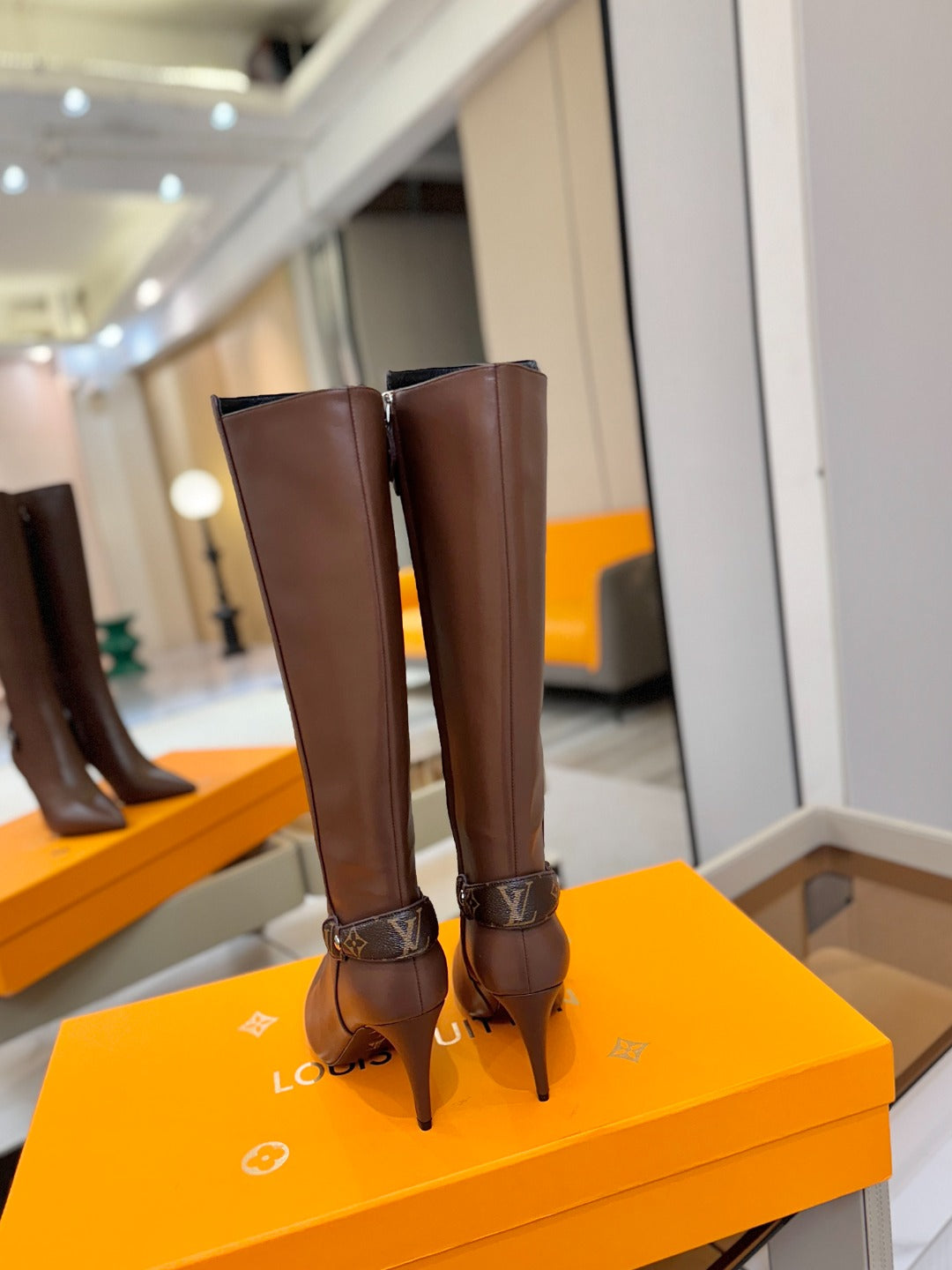 LV 25 Long Boots 90 Brown Calfskin 573876