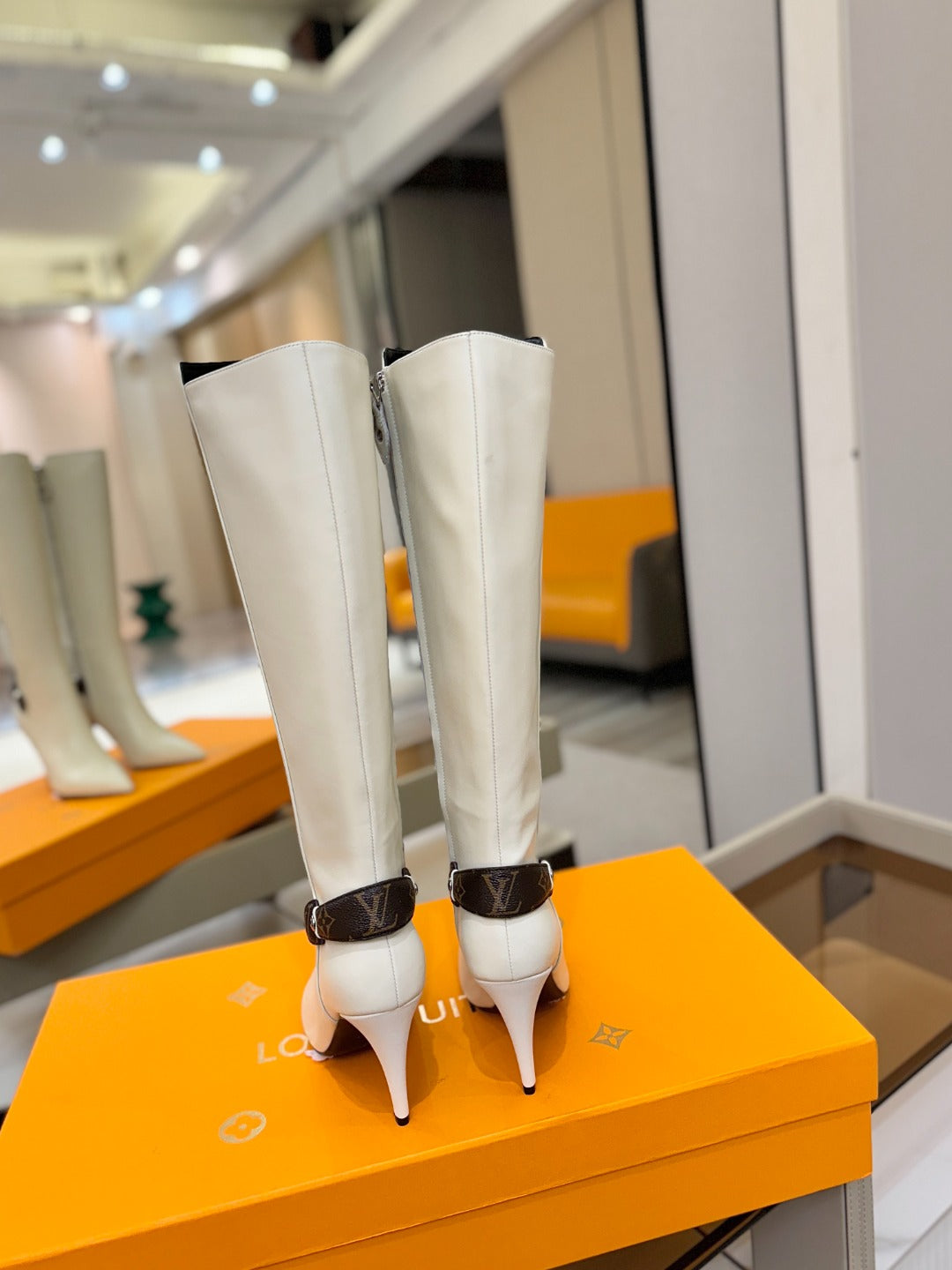 LV 25 Long Boots 90 White Calfskin 573877