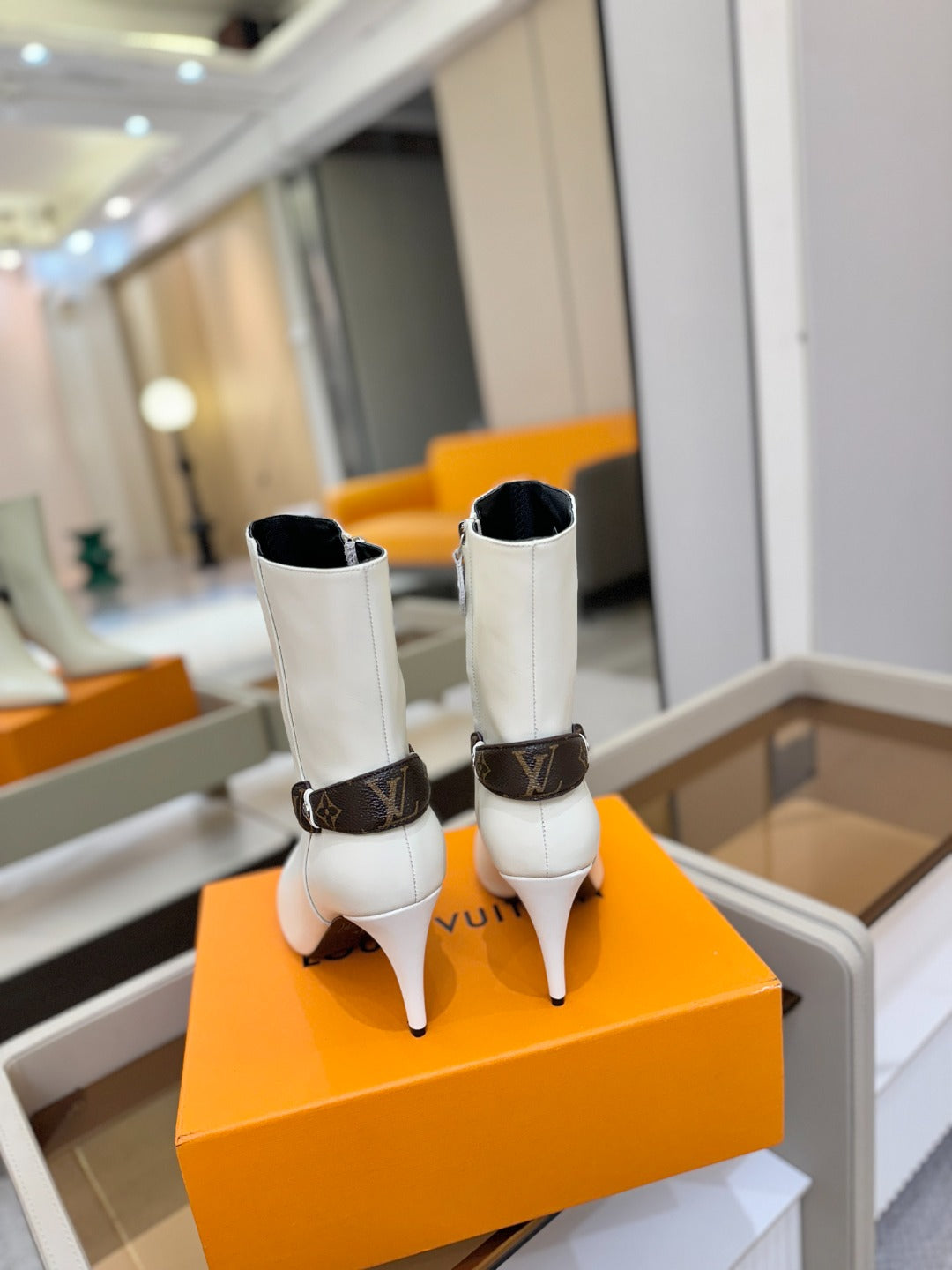 LV 25 Runway Ankle Boots 90 White  Calfskin 573862