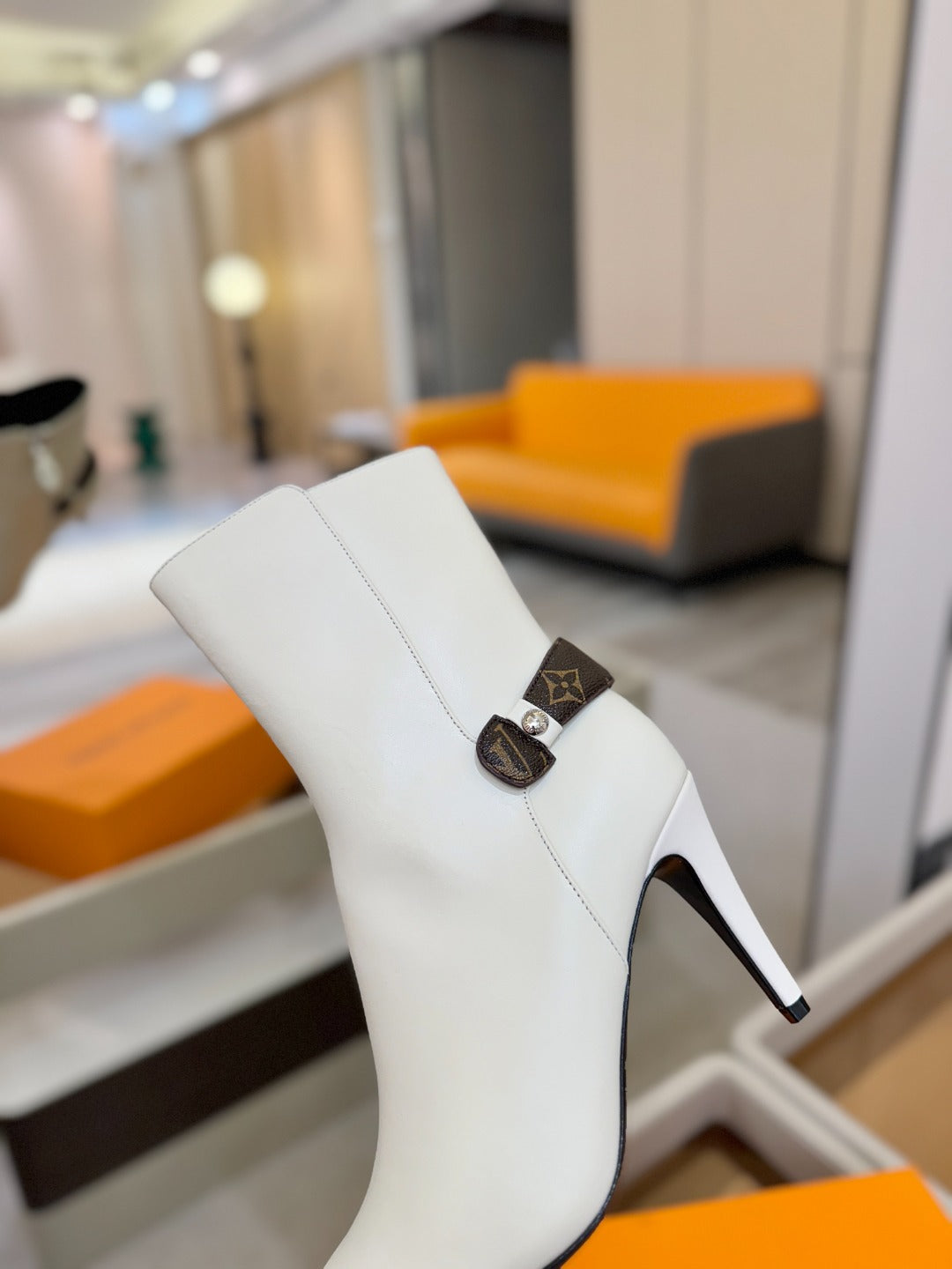 LV 25 Runway Ankle Boots 90 White  Calfskin 573862