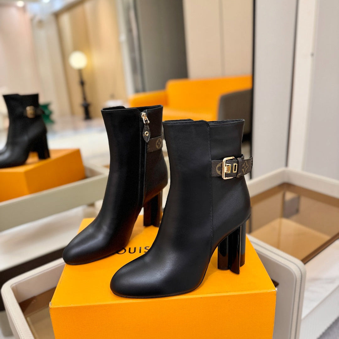 LV 25 Runway Ankle Boots 100 Black Calfskin Mix Belt  573869