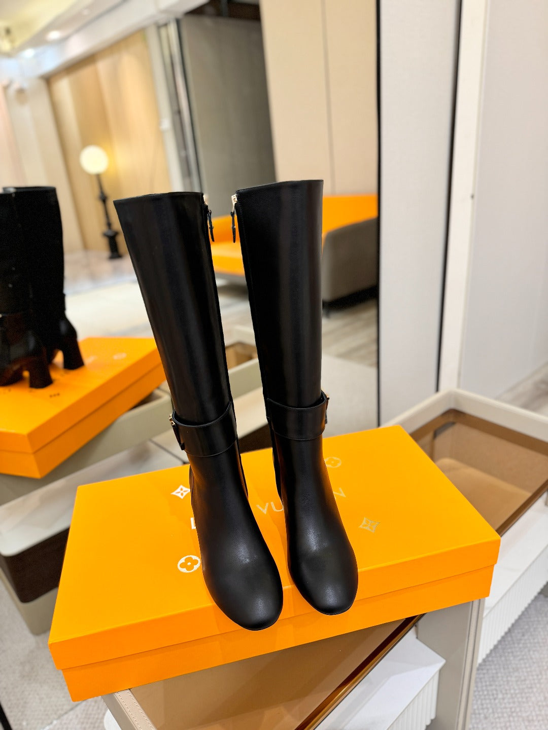 LV 25 Long Boots 75 Black Sheepskin 573740