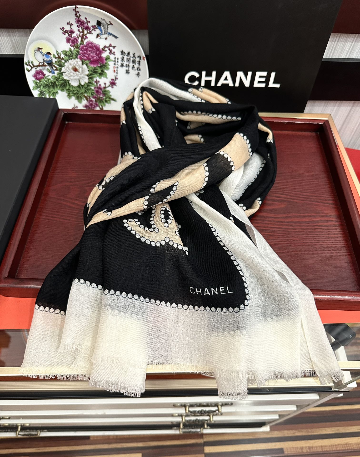 CC 25 Newest Design Scarf 200 CM In White Black Beige Cashmere 292964