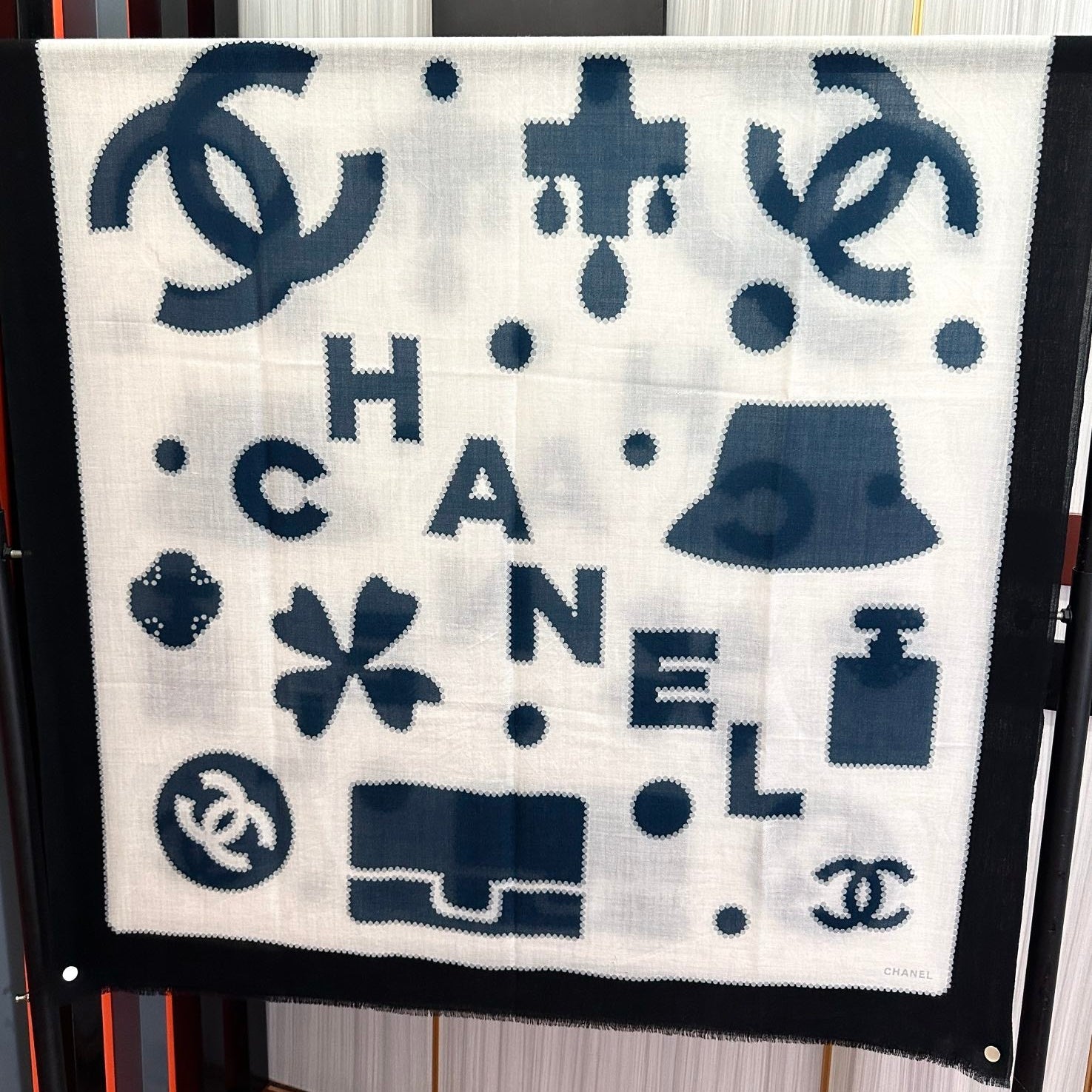 CC 25 Newest Design Scarf 200 CM In White Black Blue Cashmere 292965