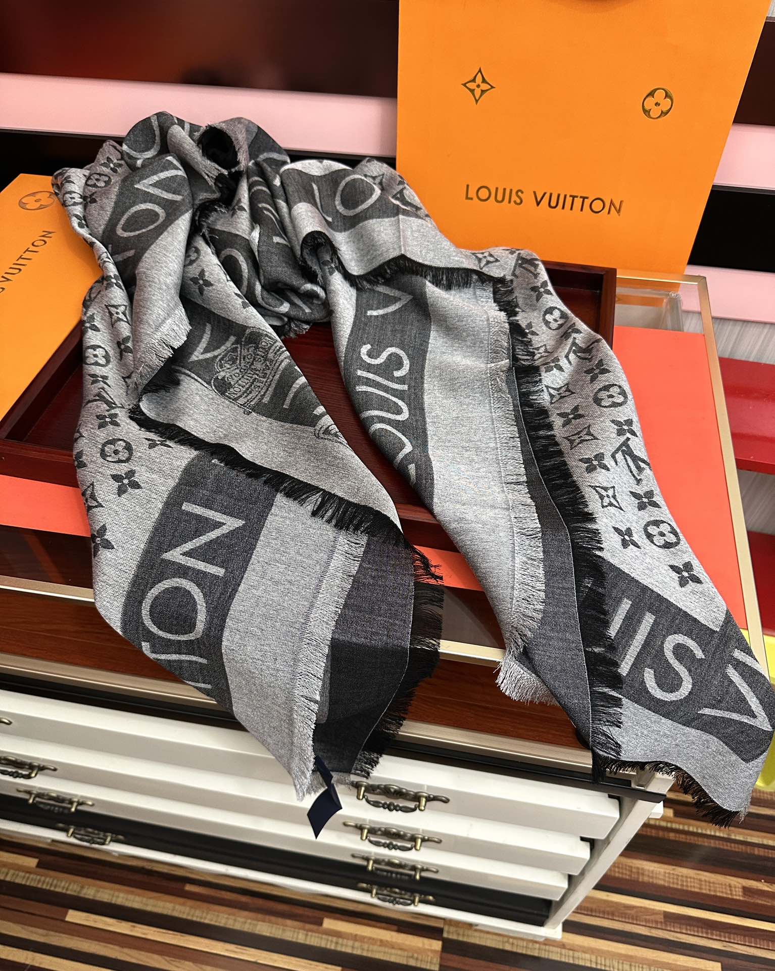 LV  Long Scarf 140cm Black Gray Cashmere 967310