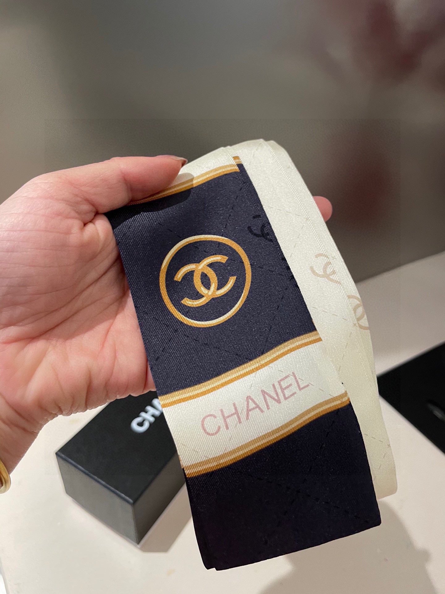 CC  Twilly Mini Scarf 120cm White Navy Blue Mulberry Silk 802158