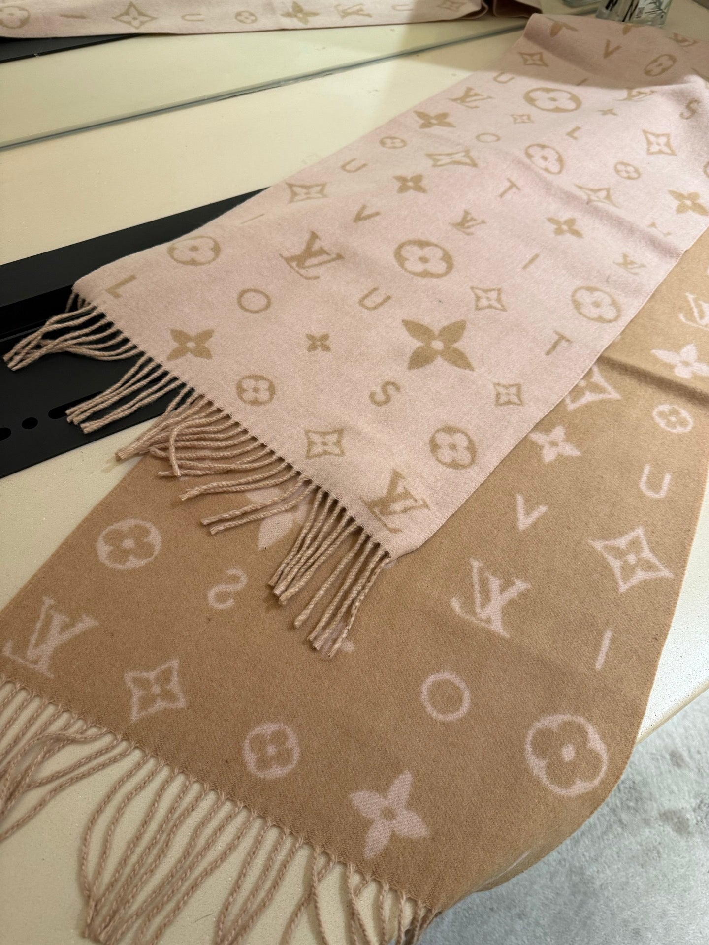 LV Reykjavik Scarf 220cm Pink Light Brown Cashmere 967213