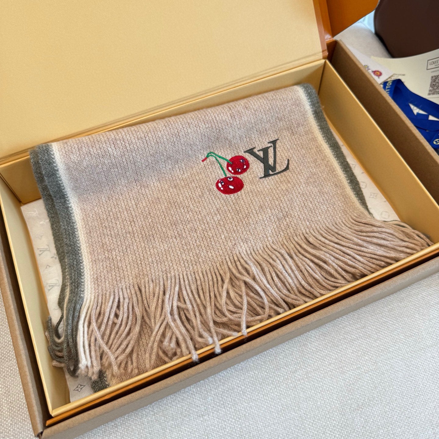 LV 25ss Scarf 180CM Light Beige Knitted Cashmere  292790