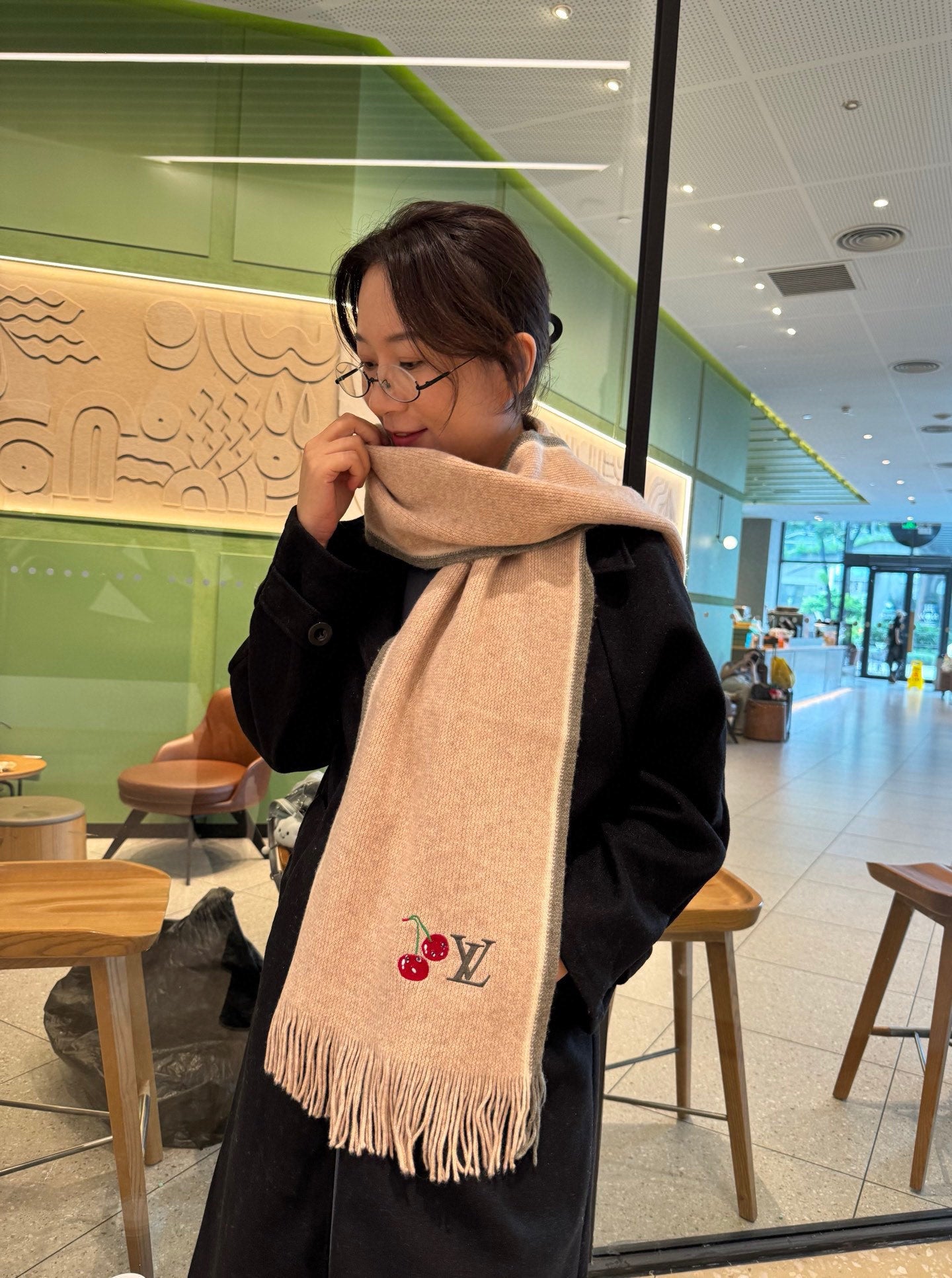 LV 25ss Scarf 180CM Light Beige Knitted Cashmere  292790