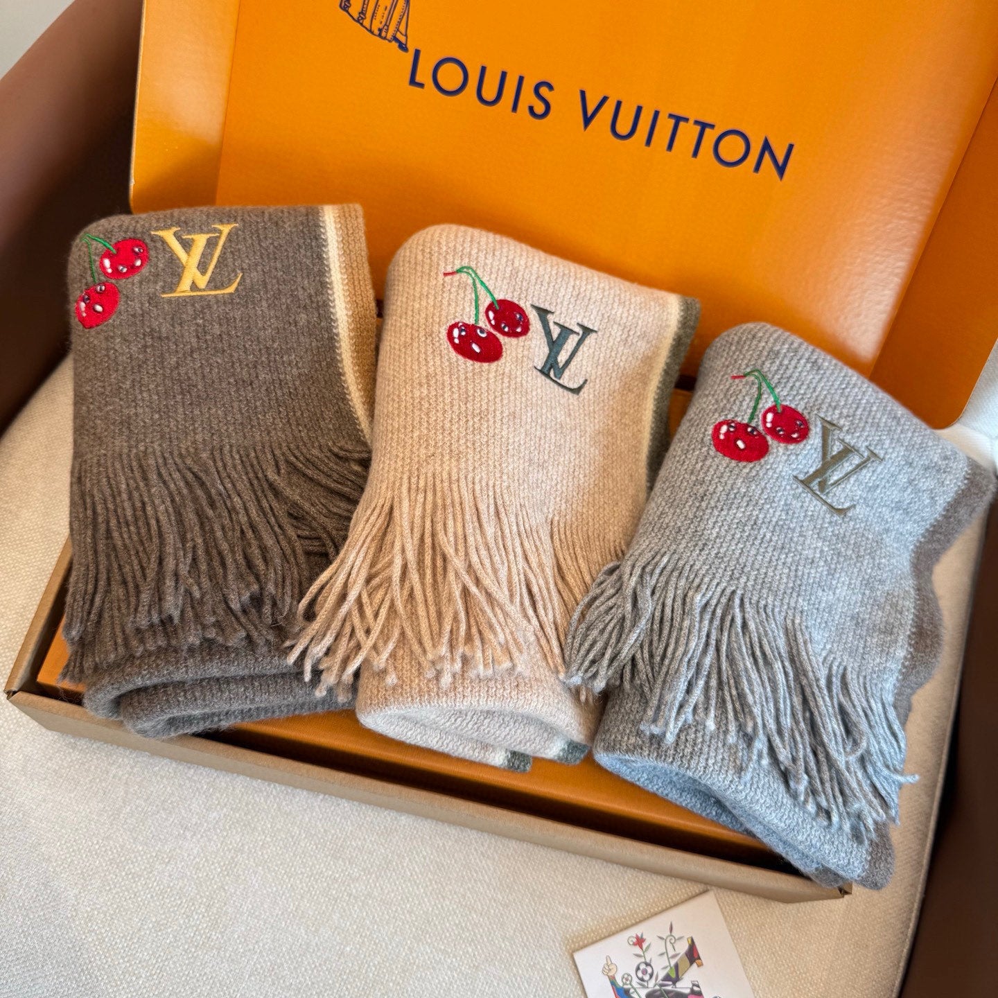 LV 25ss Scarf 180CM Gray Knitted Cashmere 292792