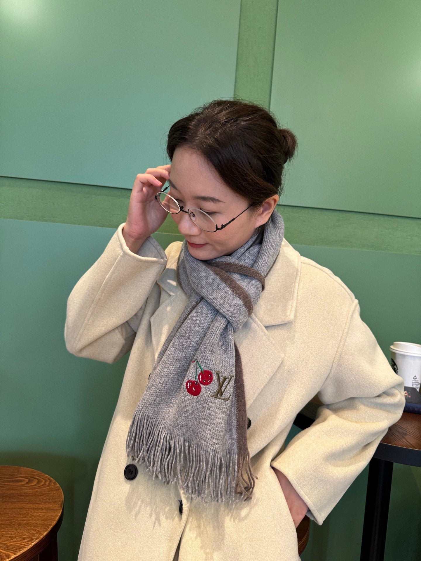 LV 25ss Scarf 180CM Gray Knitted Cashmere 292792