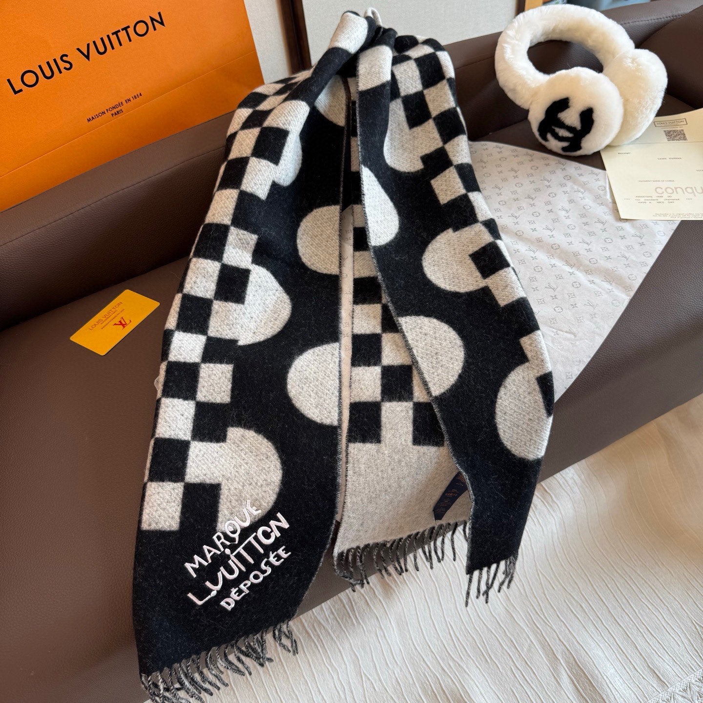 LV 25ss Scarf 180CM Black White Knitted Cashmere 292797