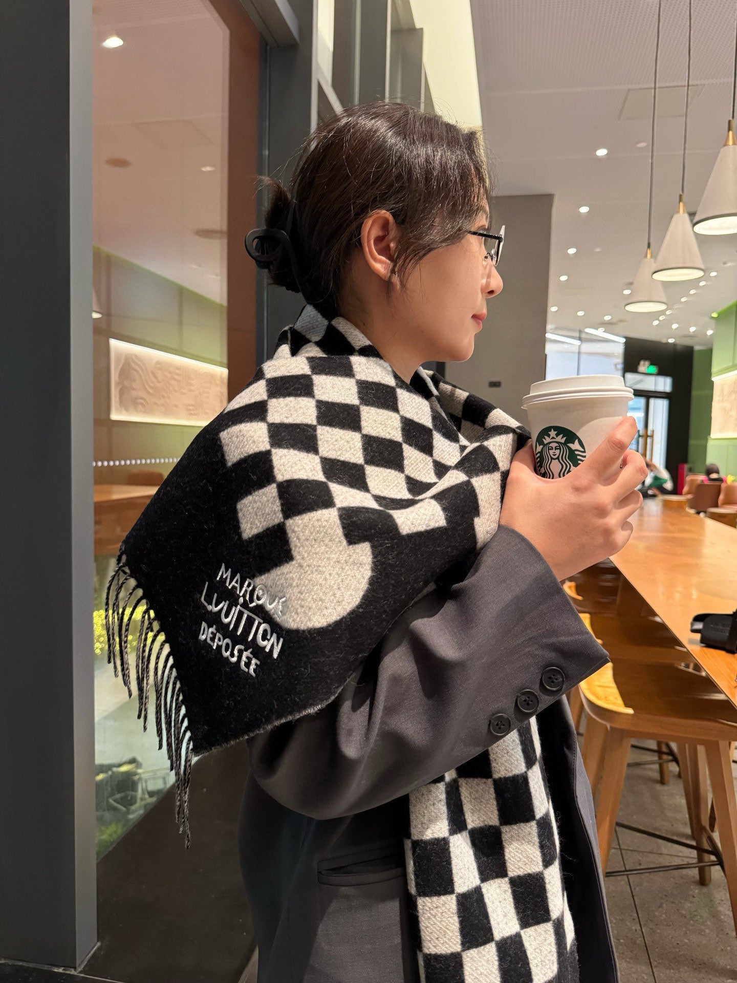 LV 25ss Scarf 180CM Black White Knitted Cashmere 292797